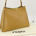 Imagem da bolsa Fendi Way medium em couro bege da marca Fendi para Mulheres - Temporada Primavera-Verão 2026 - Vista Detalhada_2