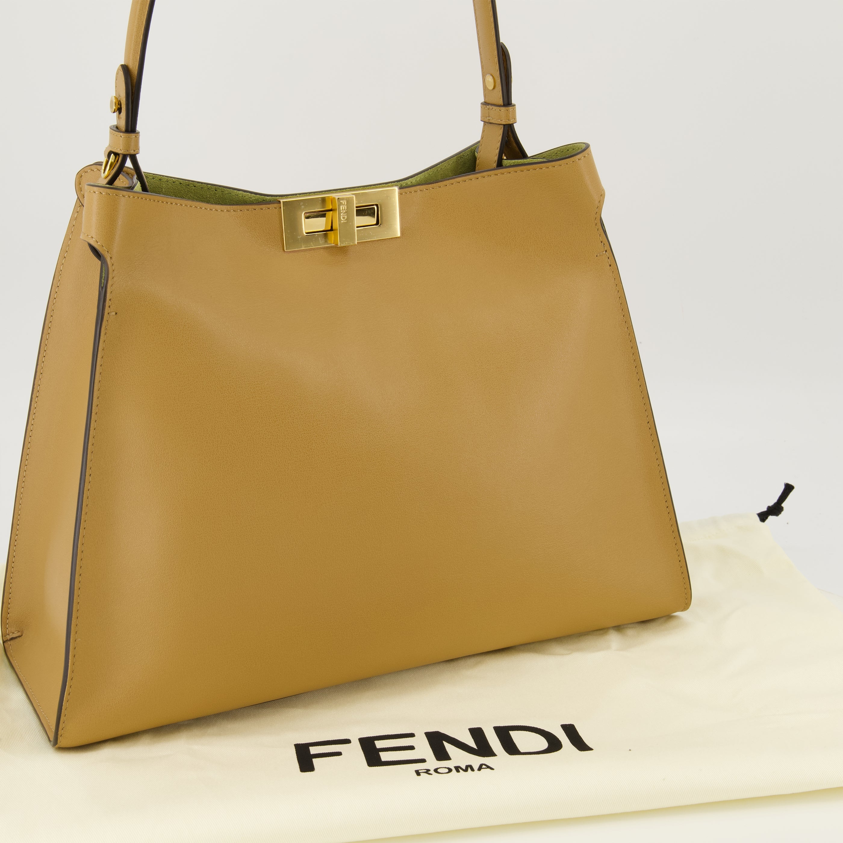 Image de l'article Sac Fendi Way medium en cuir beige de la marque Fendi pour Femme - Saison Printemps-Été 2026 - Vue détaillée_2