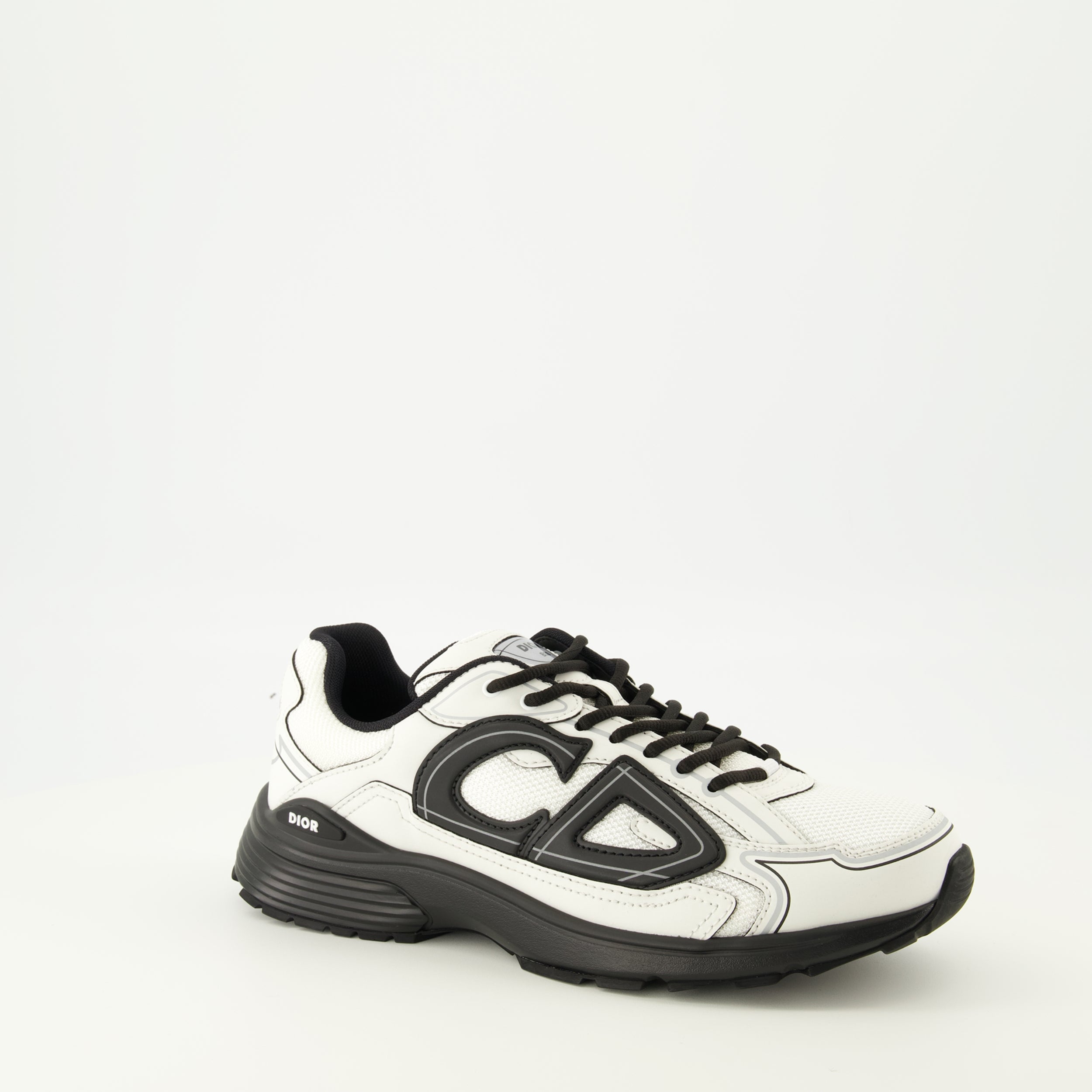 Bild der B30-Sneaker der Marke Dior für Herren - Herbst-Winter 2025 Saison - Dreiviertelansicht von vorne rechts