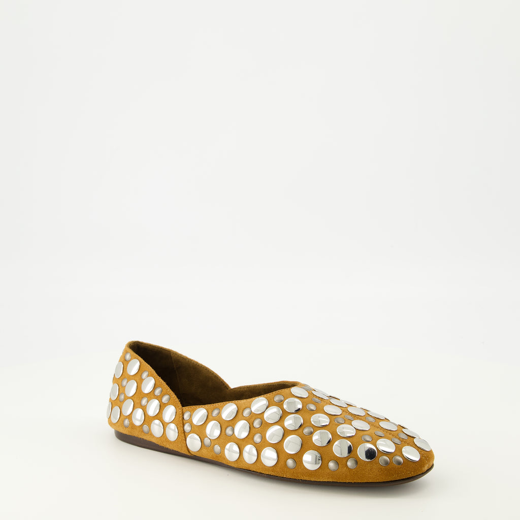 Image de l'article Ballerines Jane en daim marron de la marque Khaite pour Femme - Saison Printemps-Été 2026 - Vue trois quarts avant droite