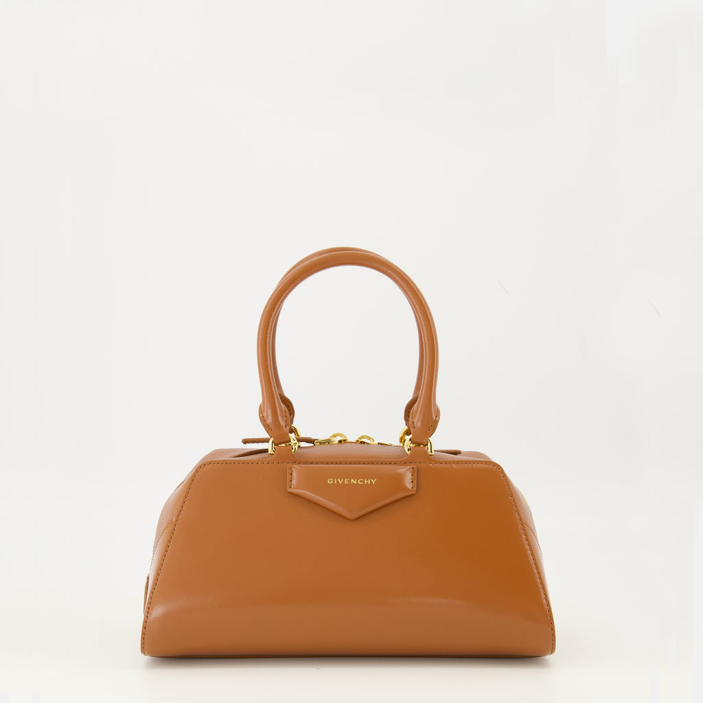 Image de l'article Sac Antigona East-West mini de la marque Givenchy pour Femme - Saison Automne-Hiver 2025 - Vue de Face