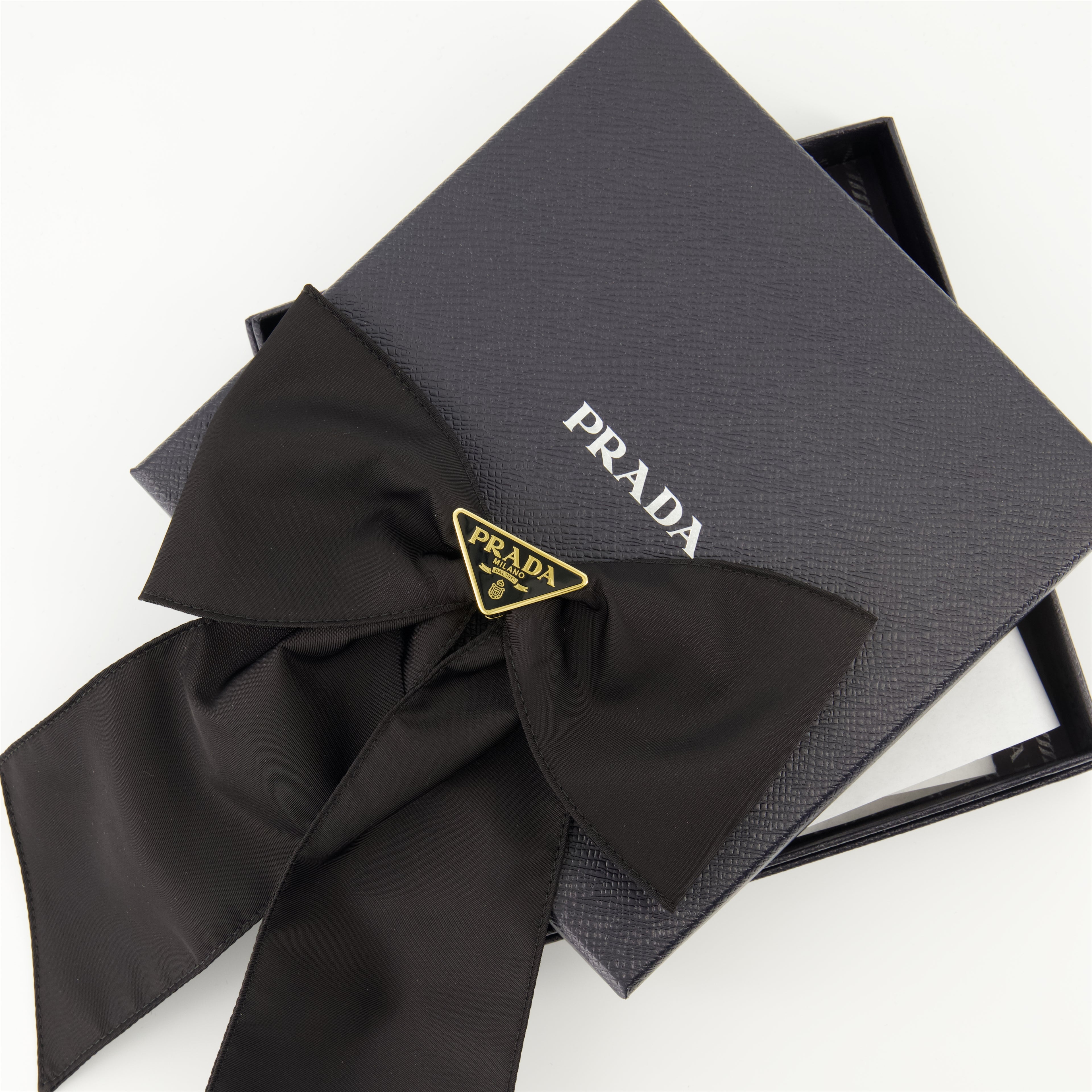 Chapeaux, casquettes et bonnets Barrete à noeud Prada Noir Femme