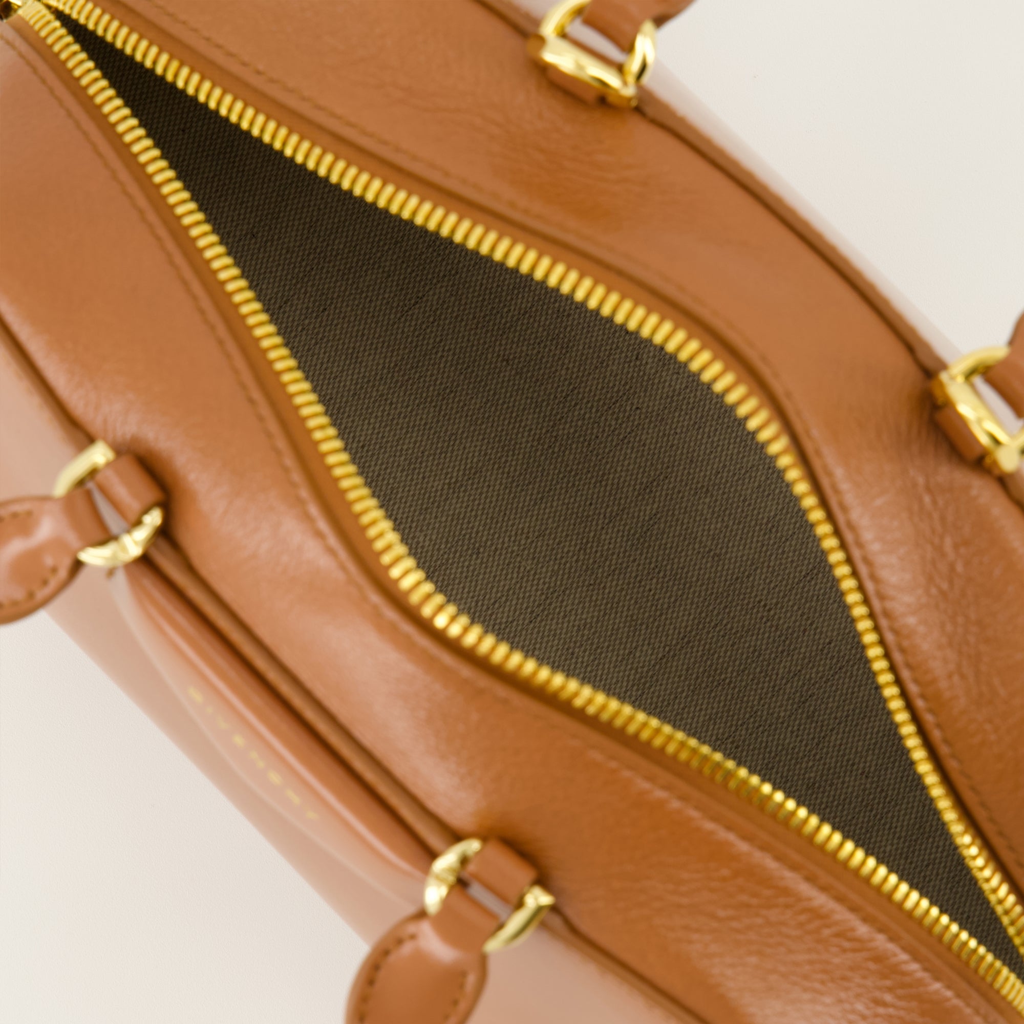 Image de l'article Sac Antigona East-West mini de la marque Givenchy pour Femme - Saison Automne-Hiver 2025 - Vue détaillée_3