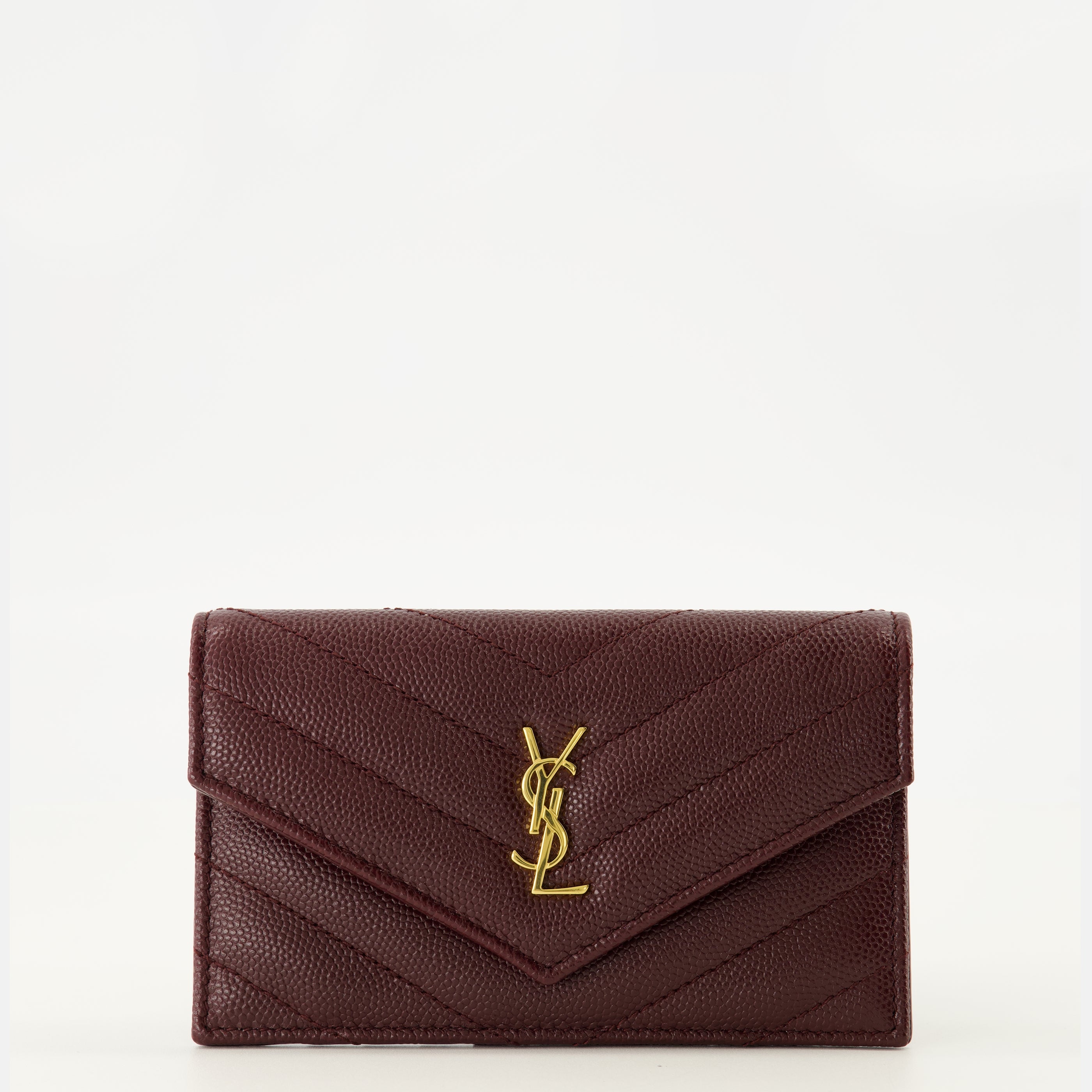 Imagem do artigo Porta-cartões Fragments Cassandre em couro bordô da marca Saint Laurent para Mulher - Temporada Primavera-Verão 2026 - Vista Frontal