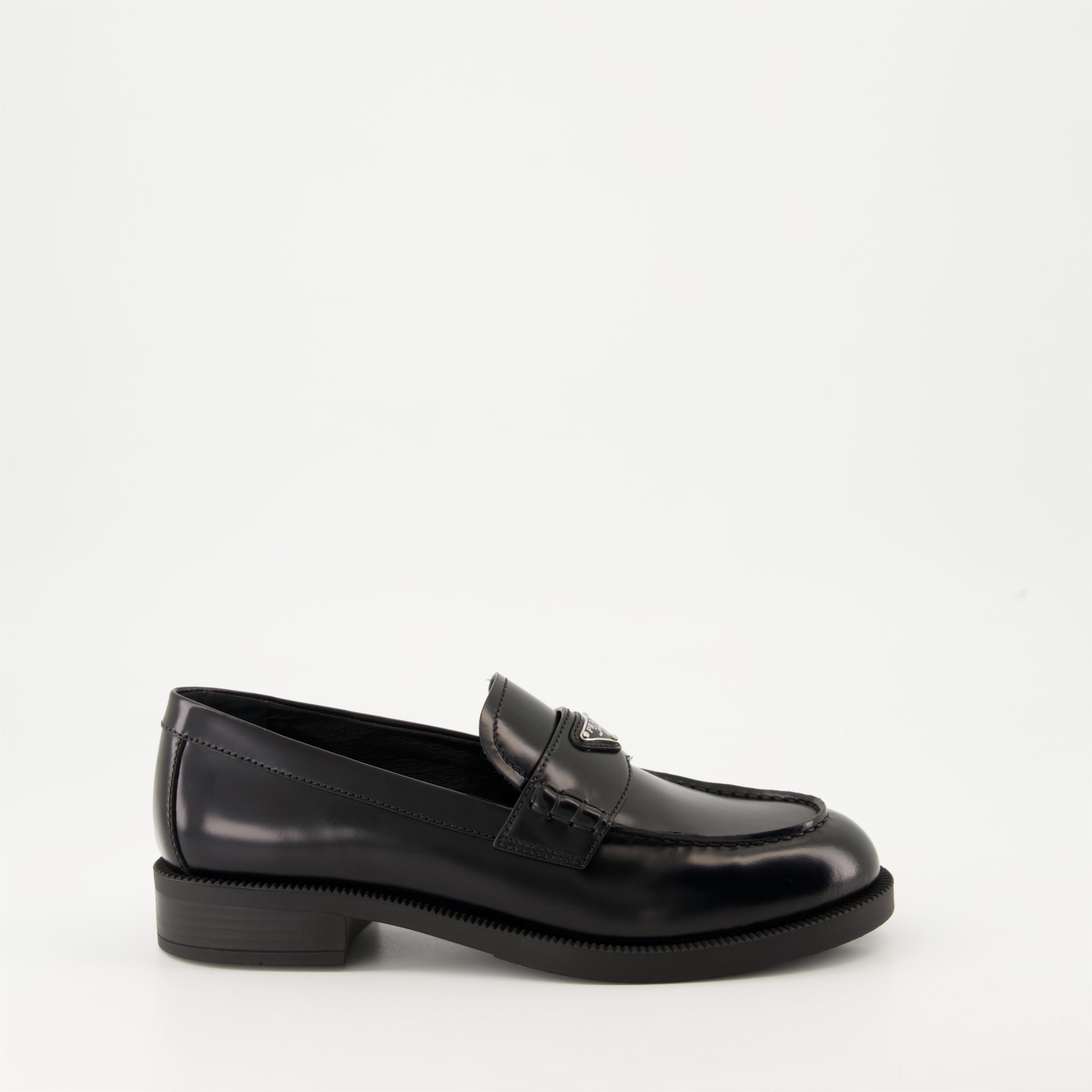 Mocassins Mocassins en cuir brossé Prada Noir Femme