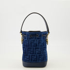 Bild der FF bedruckten marineblauen Bucket Bag von Fendi für Frauen - Frühjahr-Sommer 2026 - Rückansicht