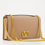 スモールレザーグッズ Portefeuille VLogo à chaîne Valentino Garavani ピンク Femme