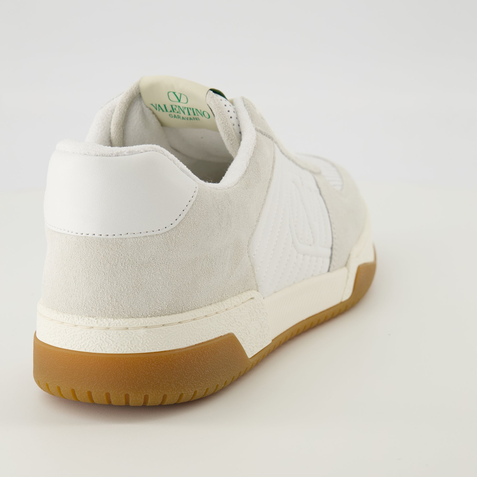 Image de l'article Baskets Sparry blanche de la marque Valentino Garavani pour Homme - Saison Printemps-Été 2026 - Vue arrière