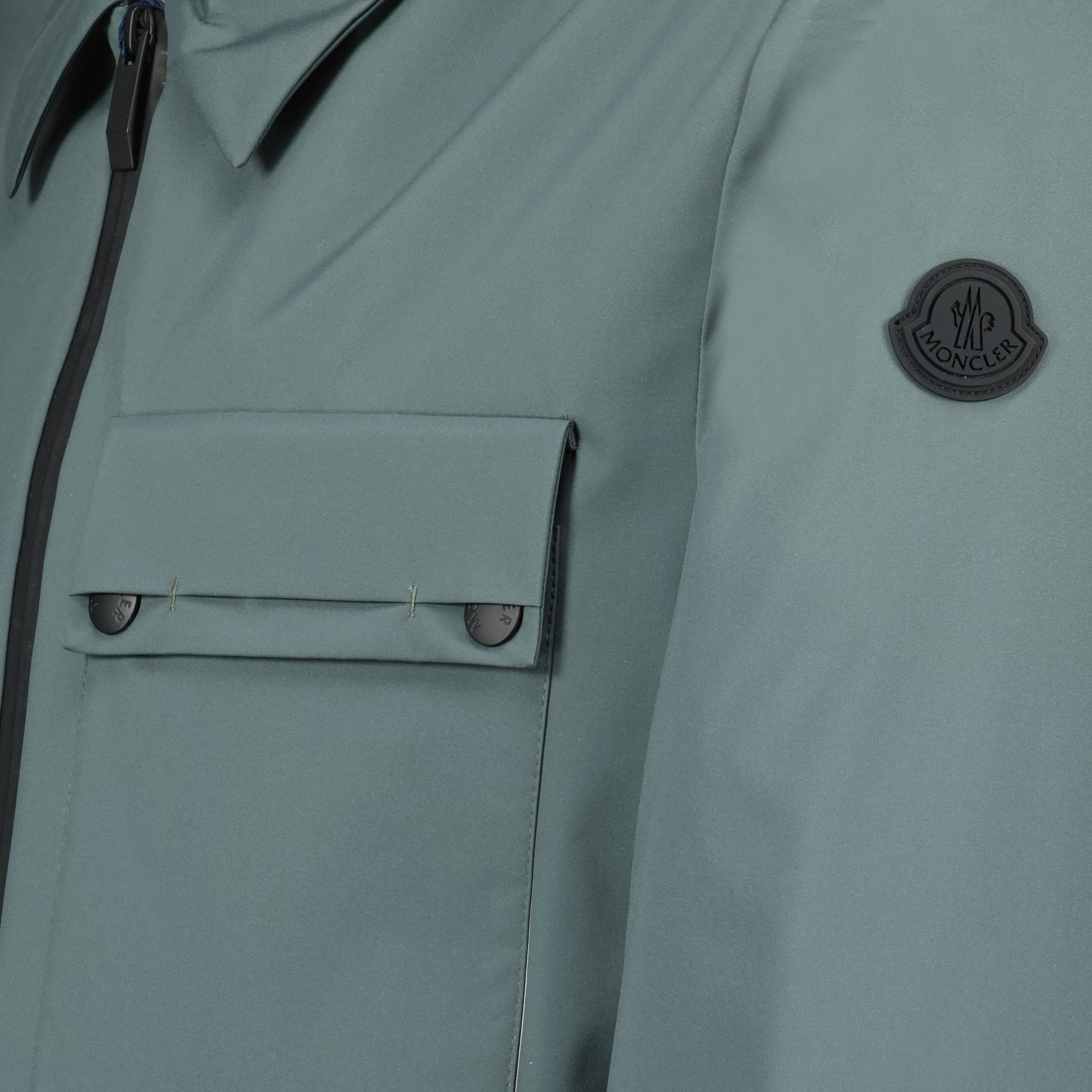 Image de l'article Veste Tortisse verte en nylon de la marque Moncler pour Homme - Saison Printemps-Été 2024 - Vue détaillée_1