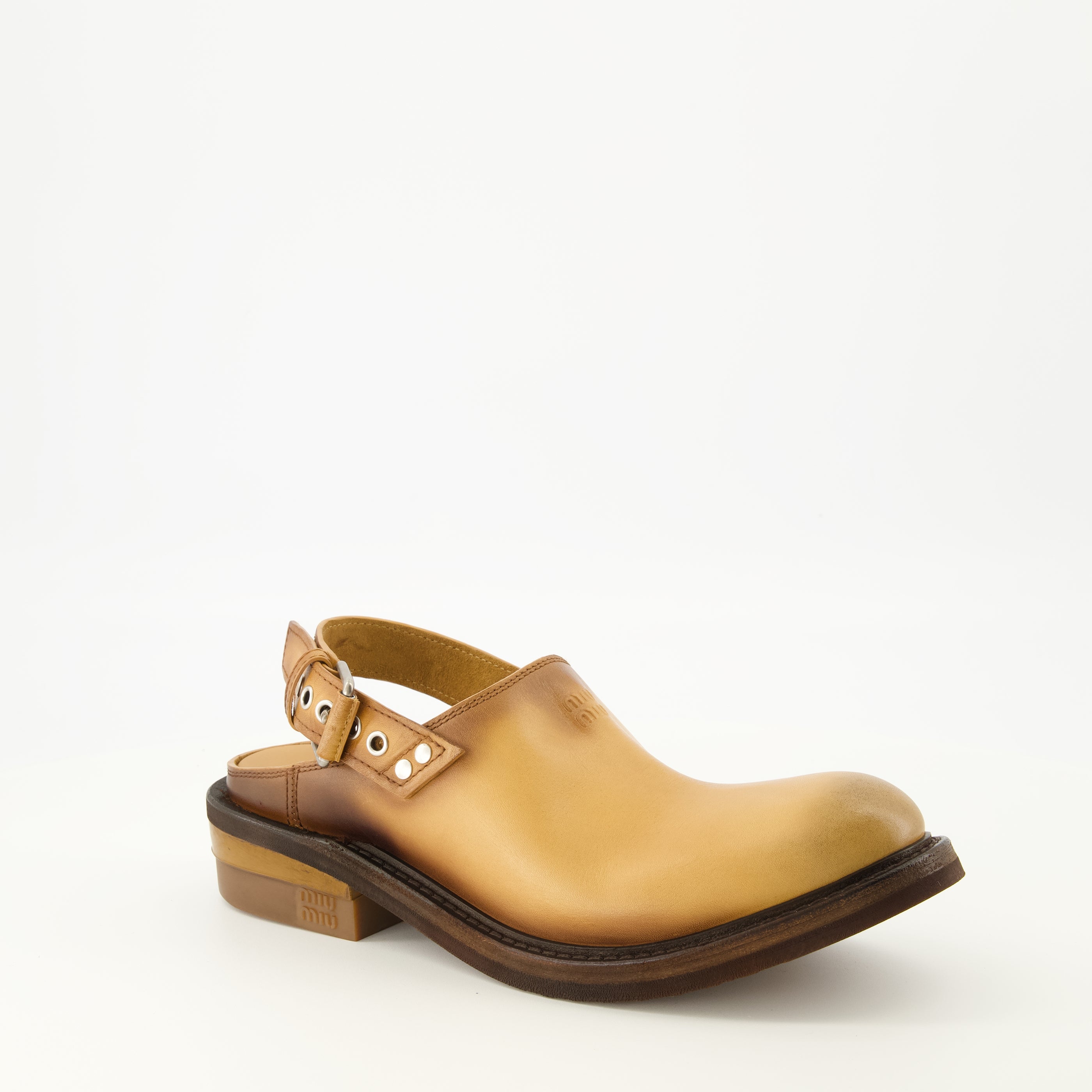 Chaussures ouvertes Mules en cuir Foule Miu Miu Marron Femme