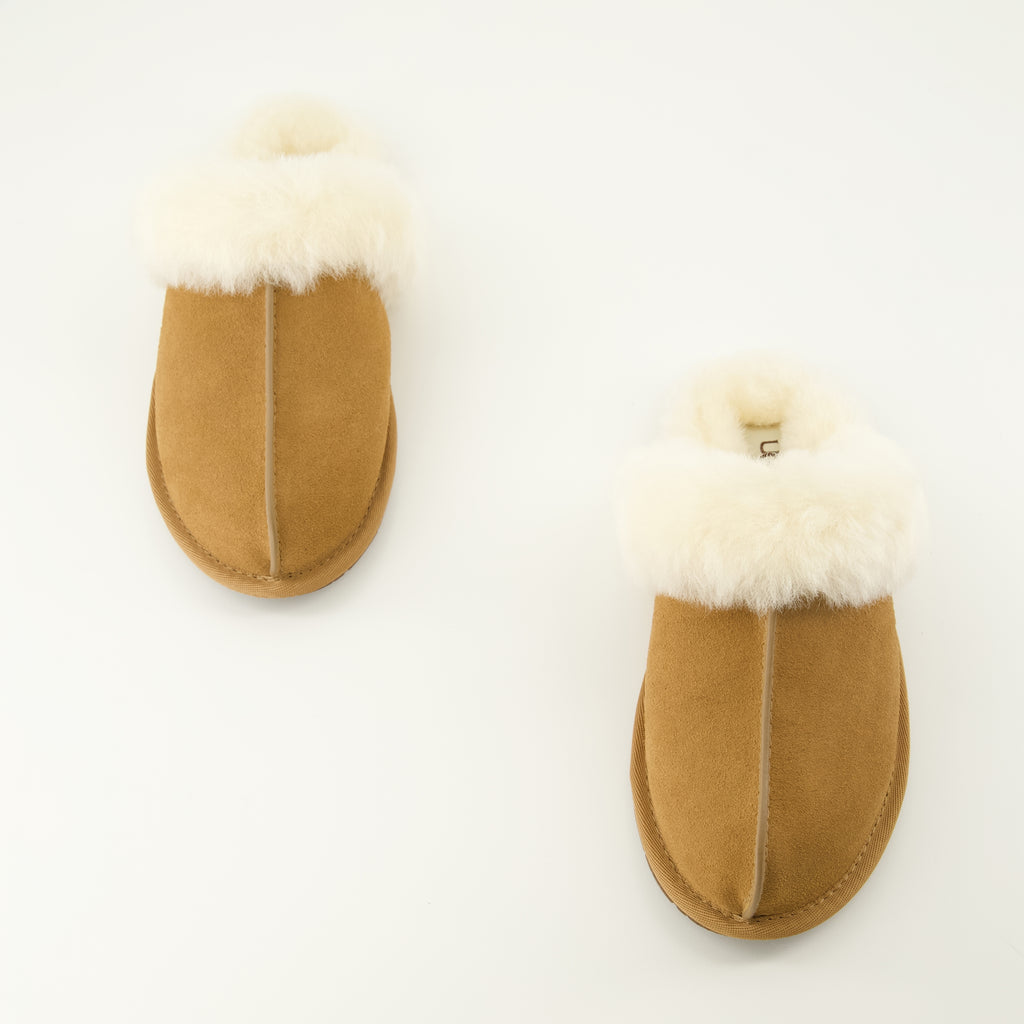 Image of the Ugg Scuffette II brown slippers for Unisex - Spring-Summer 2026 - Detailed View_4