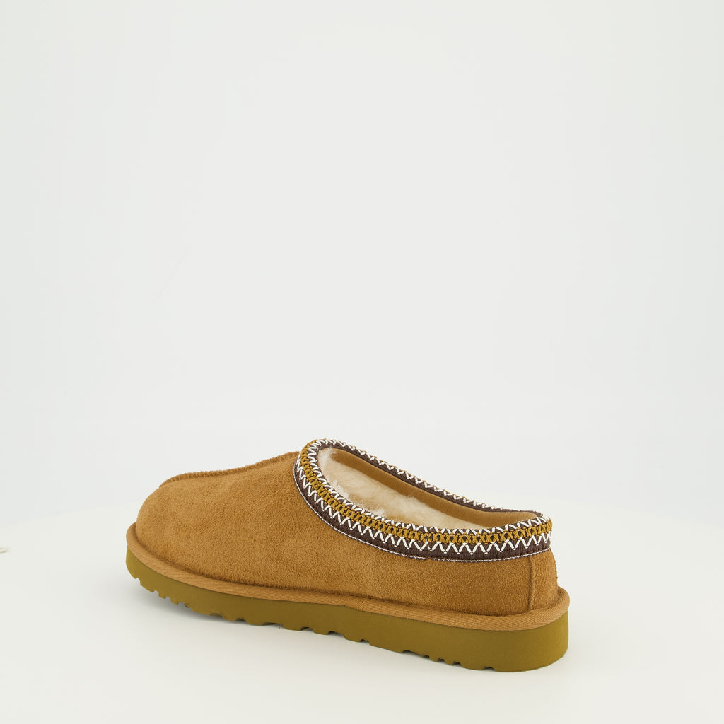 Image of the Ugg brand Men's Tasman II Brown Mules - Spring-Summer 2026 - Three-quarters back right view