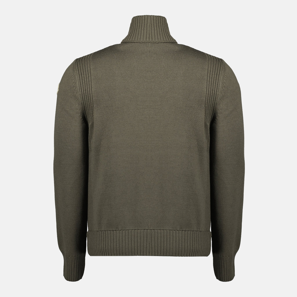 Immagine del cardigan in lana khaki con zip di Moncler per Uomo - Stagione Autunno-Inverno 2025 - Vista Posteriore