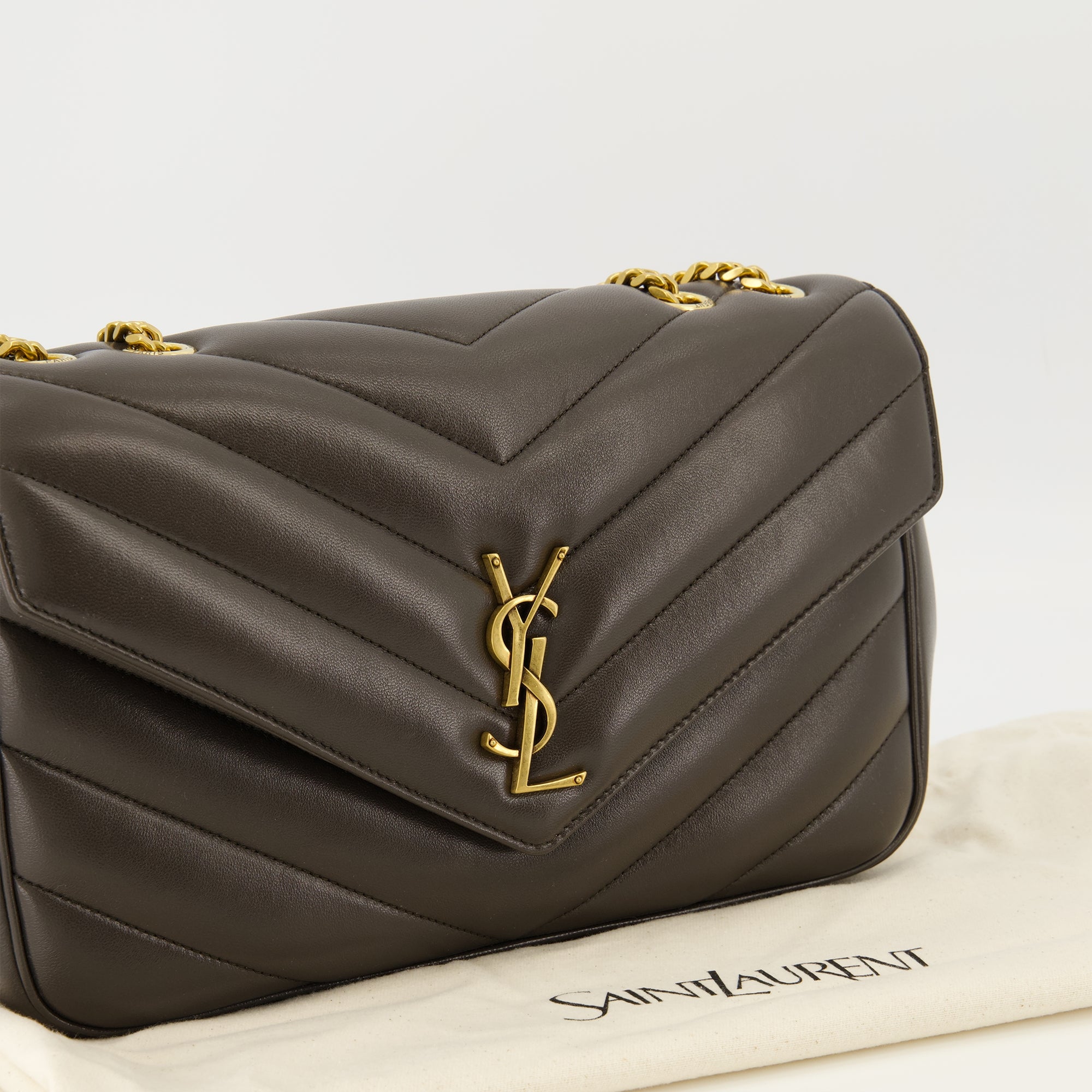 Image of the Medium Brown Loulou Bag by Saint Laurent for Women - Autumn-Winter 2025 - Detailed View_2
