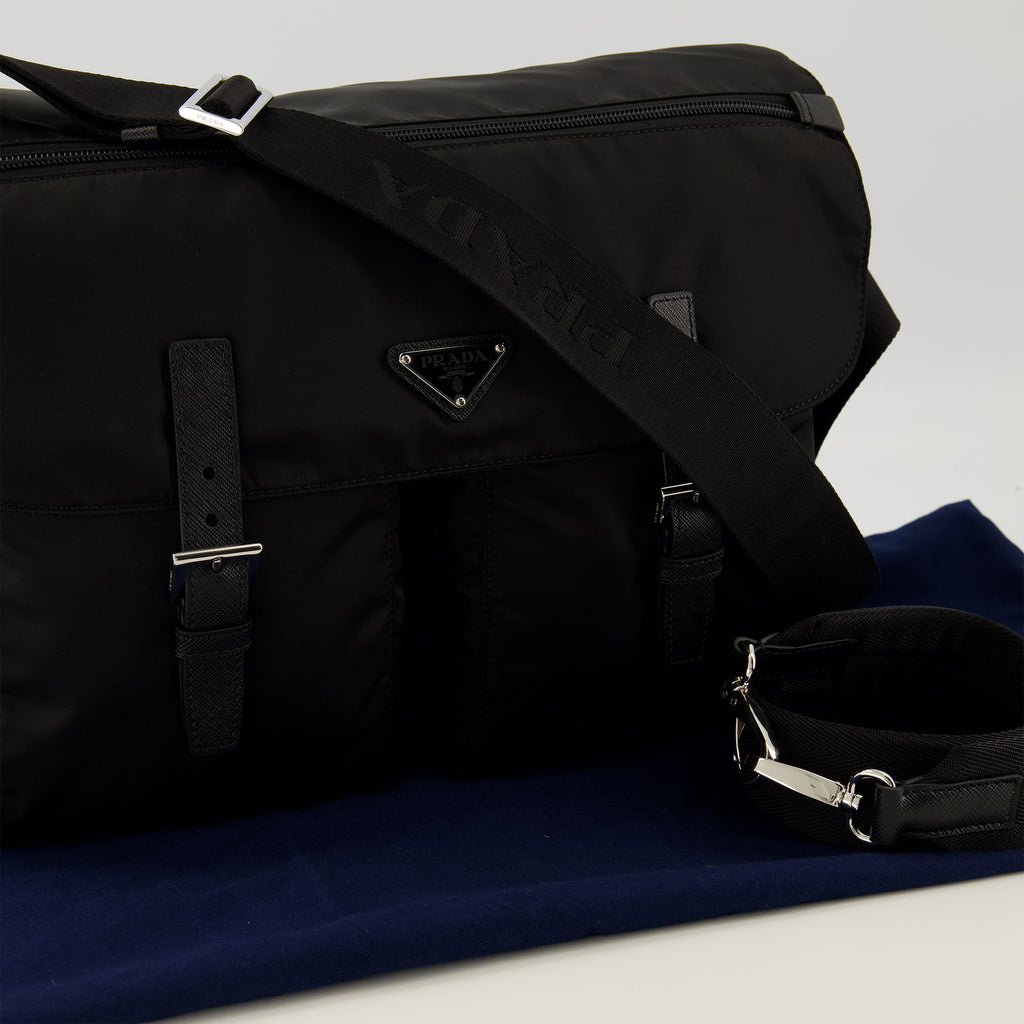 Sacs bandoulière Sac porté épaule en Re-Nylon noir Prada Noir Homme
