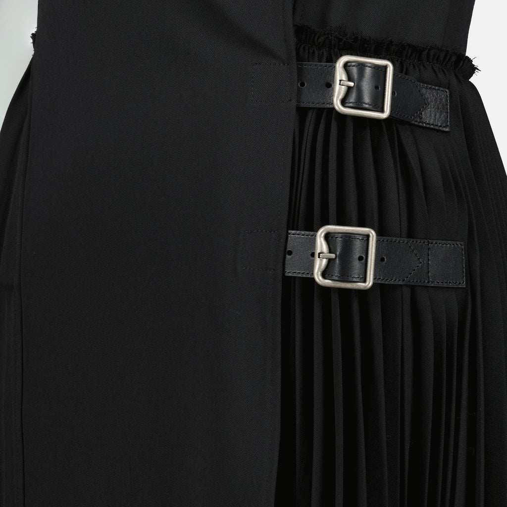 Image de l'article Robe kilt en laine noire de la marque Burberry pour Femme - Saison Automne-Hiver 2025 - Vue détaillée_2