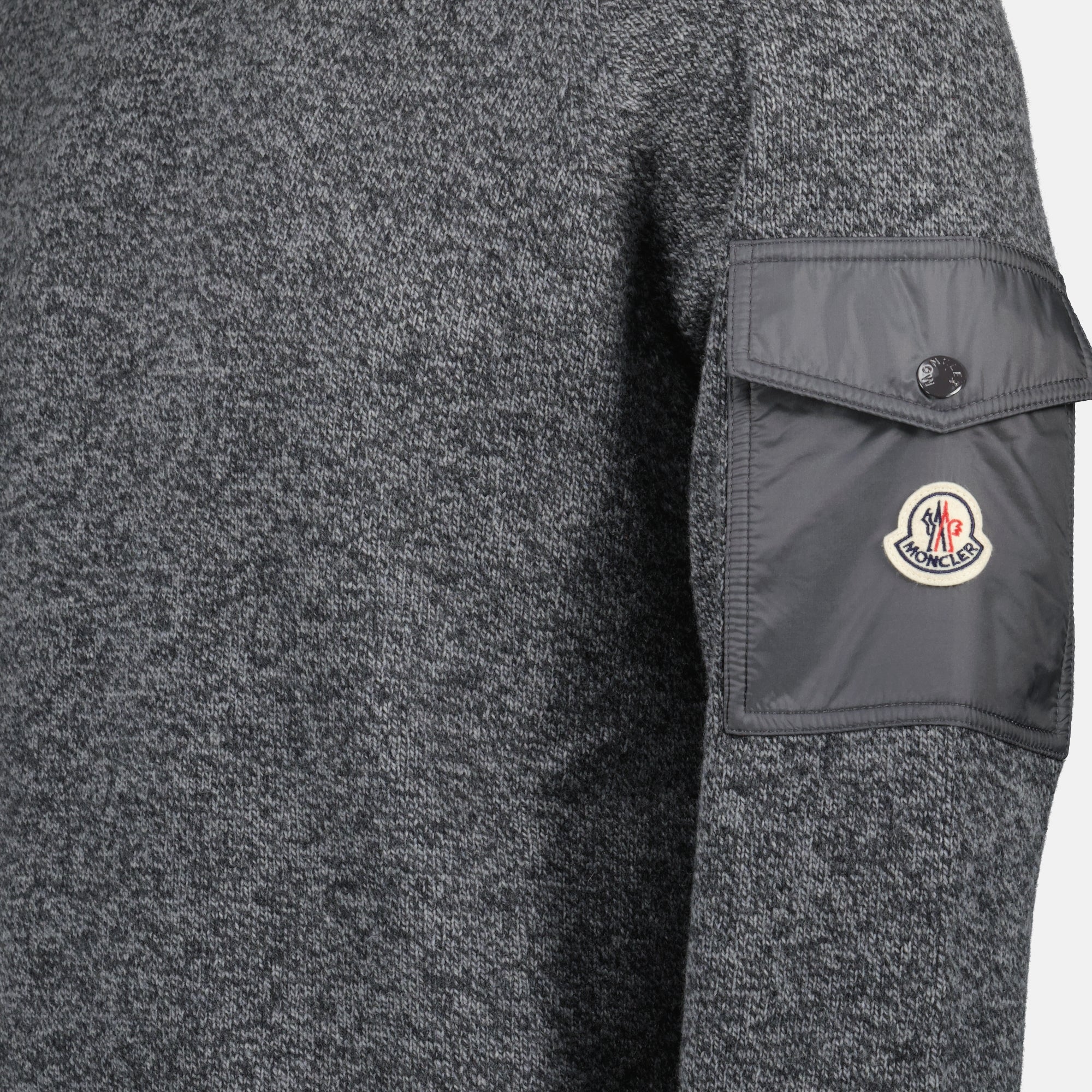 Image de l'article Pull en laine et cachemire de la marque Moncler pour Homme - Saison Automne-Hiver 2025 - Vue détaillée_1