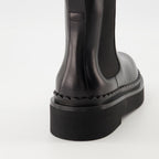 Imagem das Botas Beatle Femininas da marca Valentino Garavani - Outono-Inverno 2025 - Vista traseira