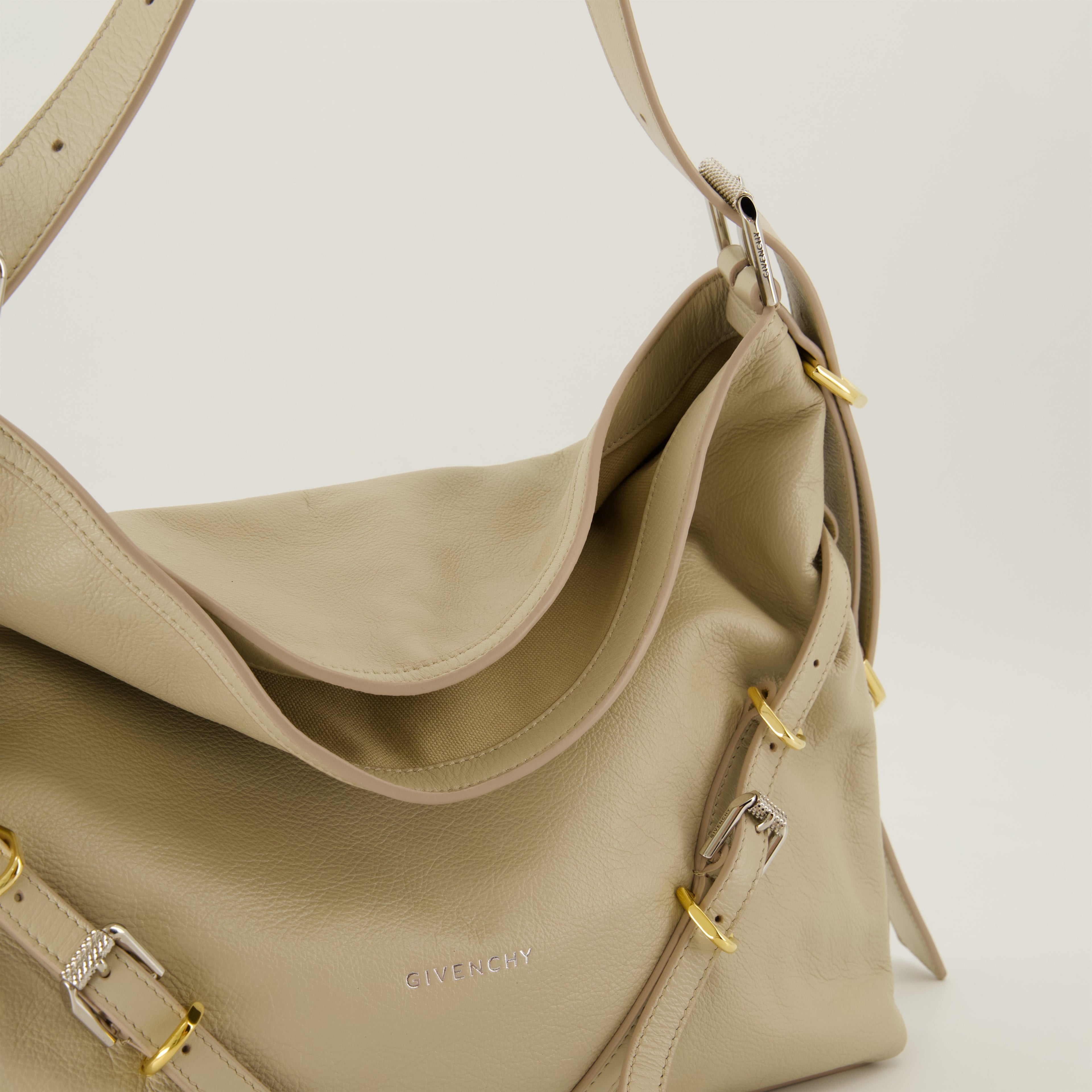 Sacs à main et épaule Sac Voyou en cuir Givenchy Beige Femme