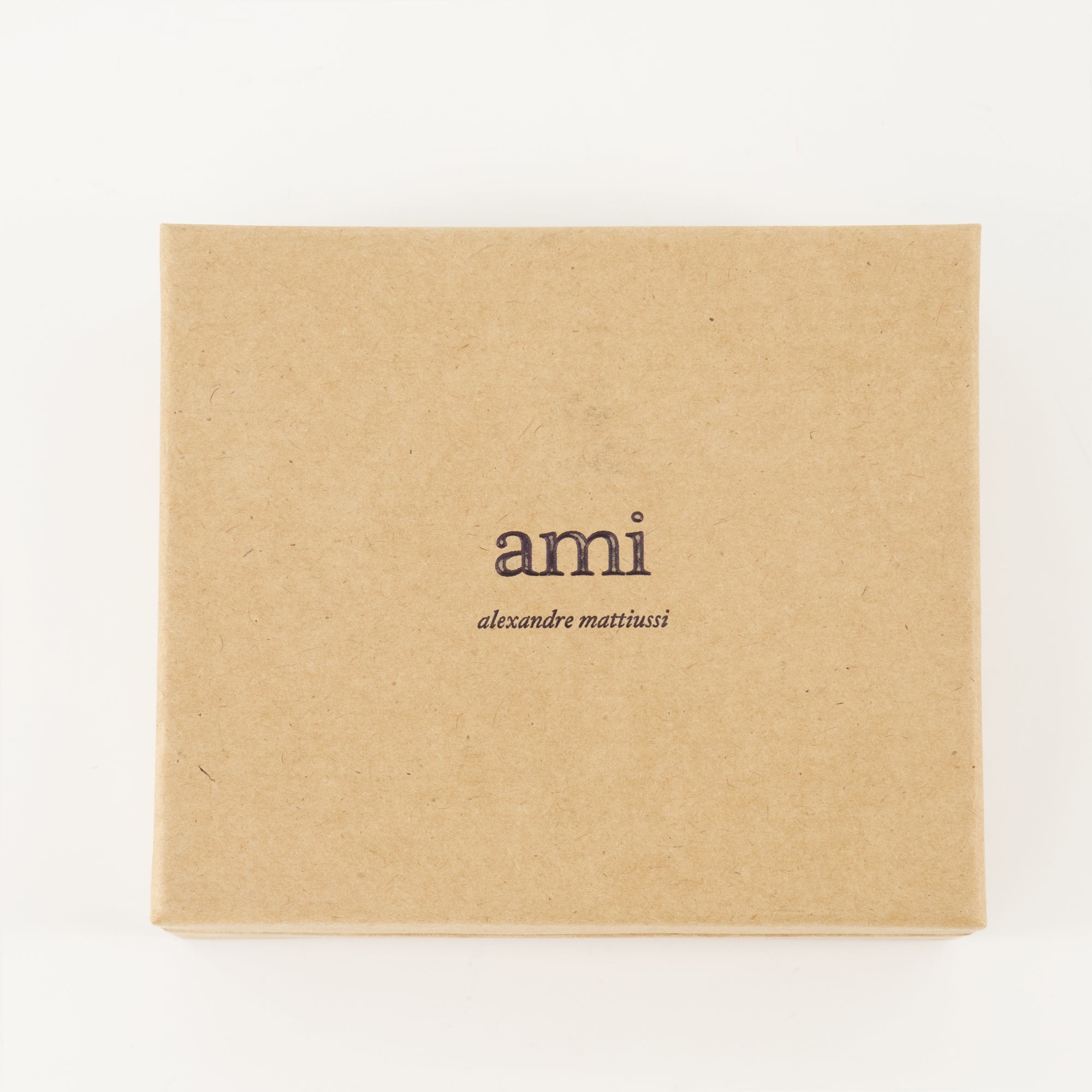 Image of the Ami heart cardholder by the brand Ami PARIS for Unisex - Autumn-Winter 2025 - Detailed View_3