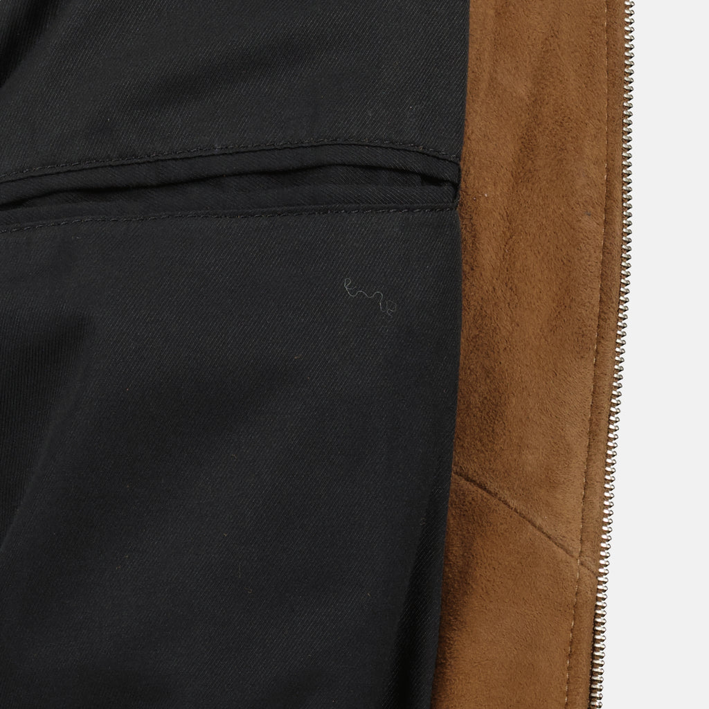 Image of the Ami PARIS Suede Leather Bomber Jacket for Men - Fall-Winter 2025 - Detailed View_6