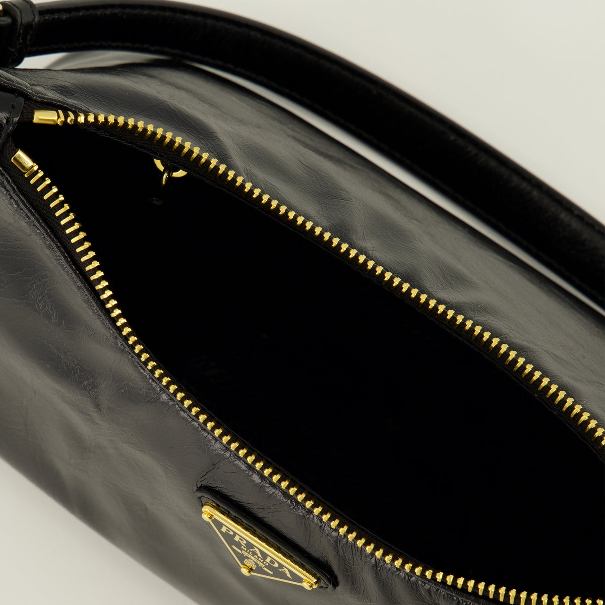 Sacs à main et épaule Mini sac en cuir Prada Noir Femme