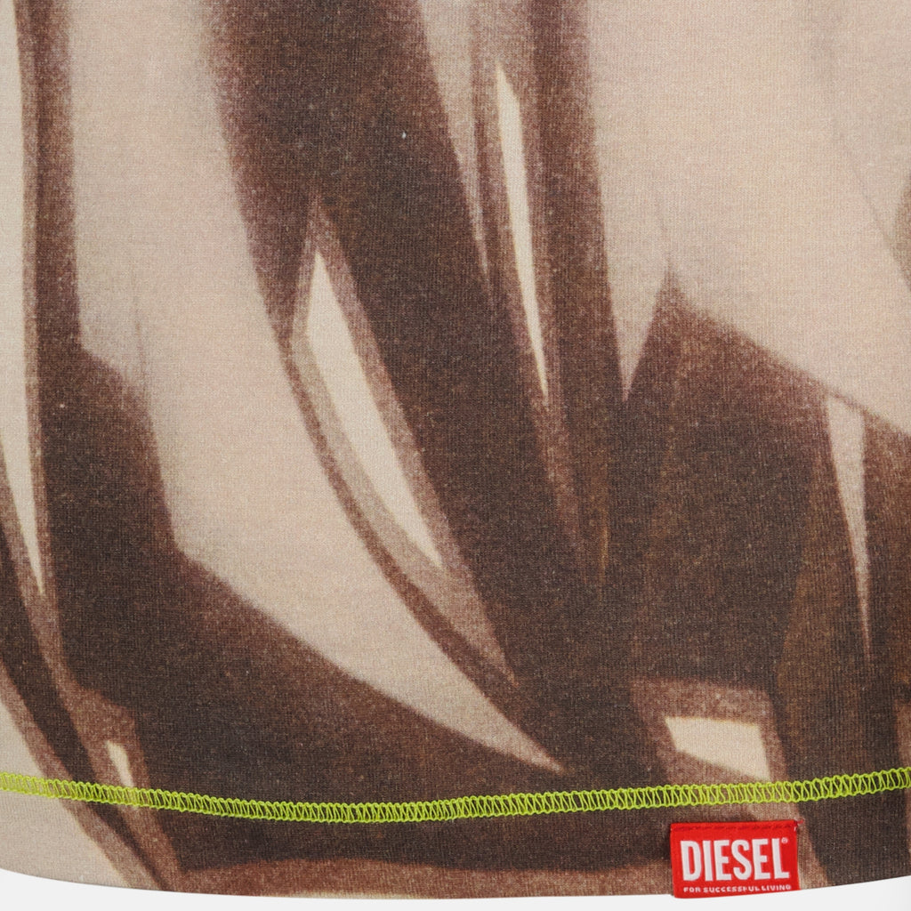 Immagine della maglietta T-Graphi stampata del marchio Diesel per donna - Stagione Autunno-Inverno 2025 - Vista Dettagliata 2