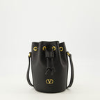 Bild der VLogo-Bucket-Tasche von Valentino Garavani für Damen - Herbst-Winter-Saison 2025 - Vorderansicht