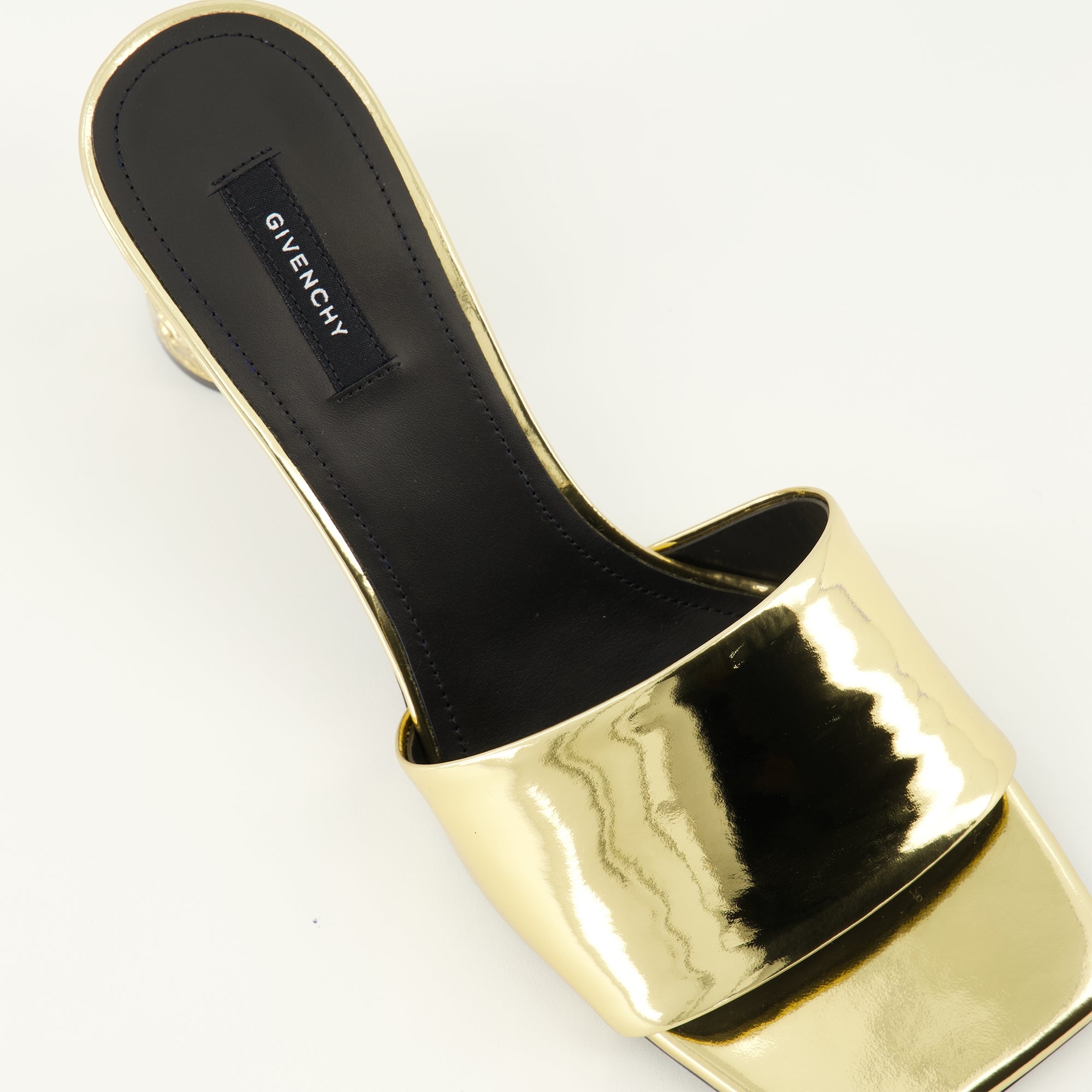 Image de l'article Sandales à talons Tape effet miroir de la marque Givenchy pour Femme - Saison Printemps-Été 2026 - Vue détaillée de haut