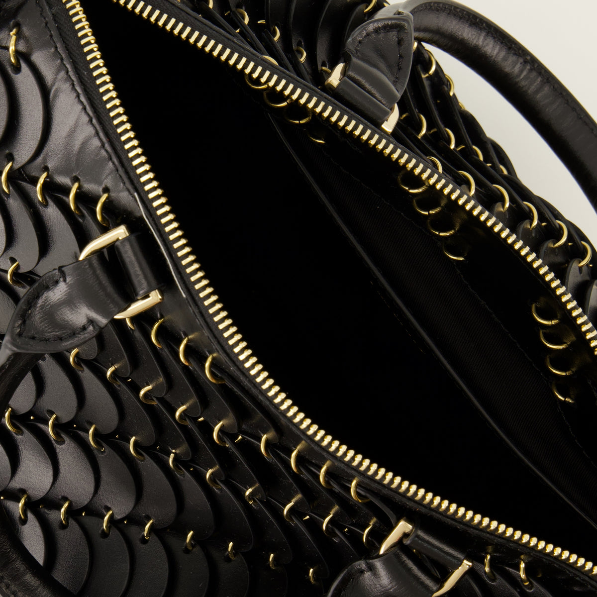 Sacs à main et épaule Black Leather Boston Bag Rabanne Noir Femme