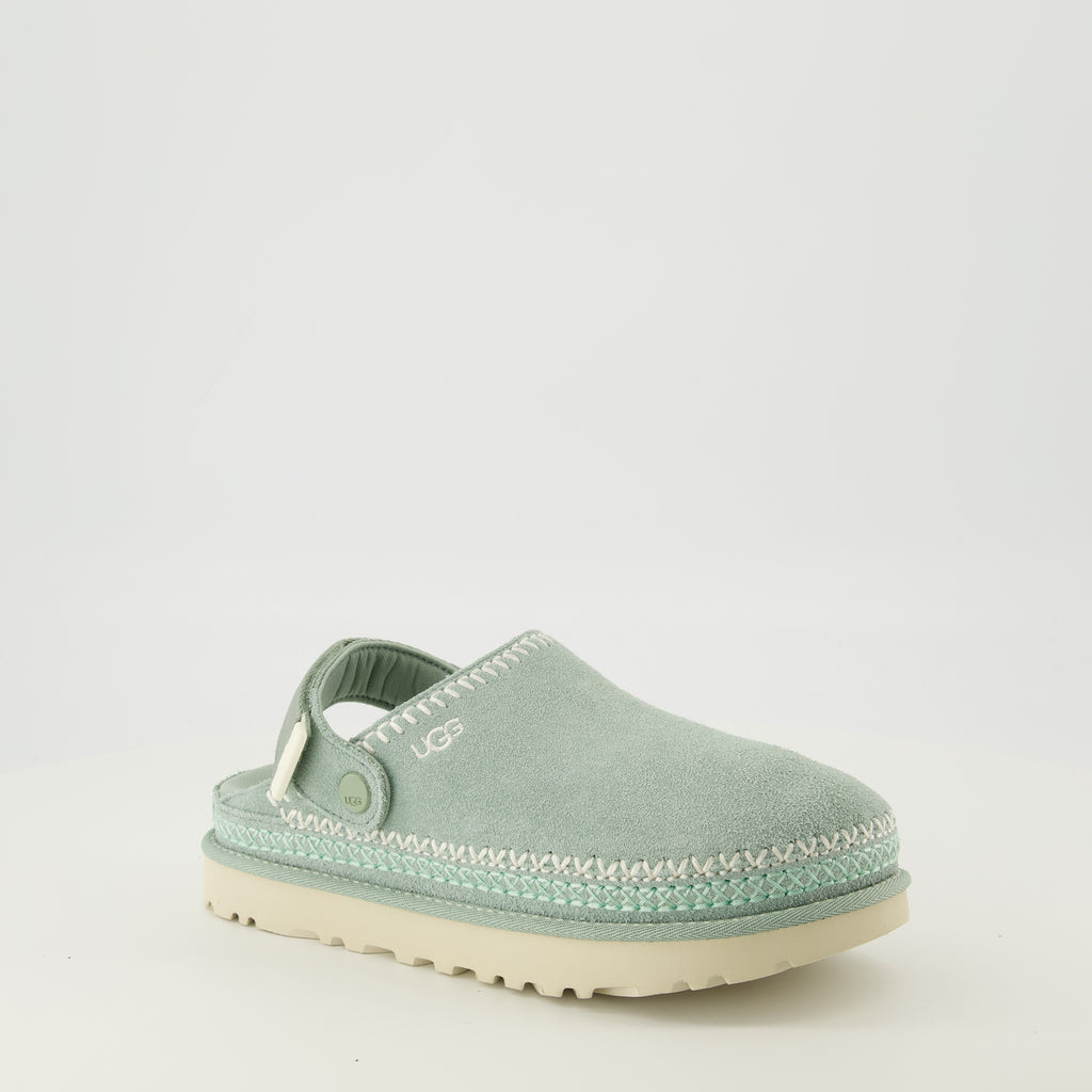 Image of the Green Goldenstar Clogs from Ugg for Women - Spring-Summer 2026 - Three-Quarter Front Right View