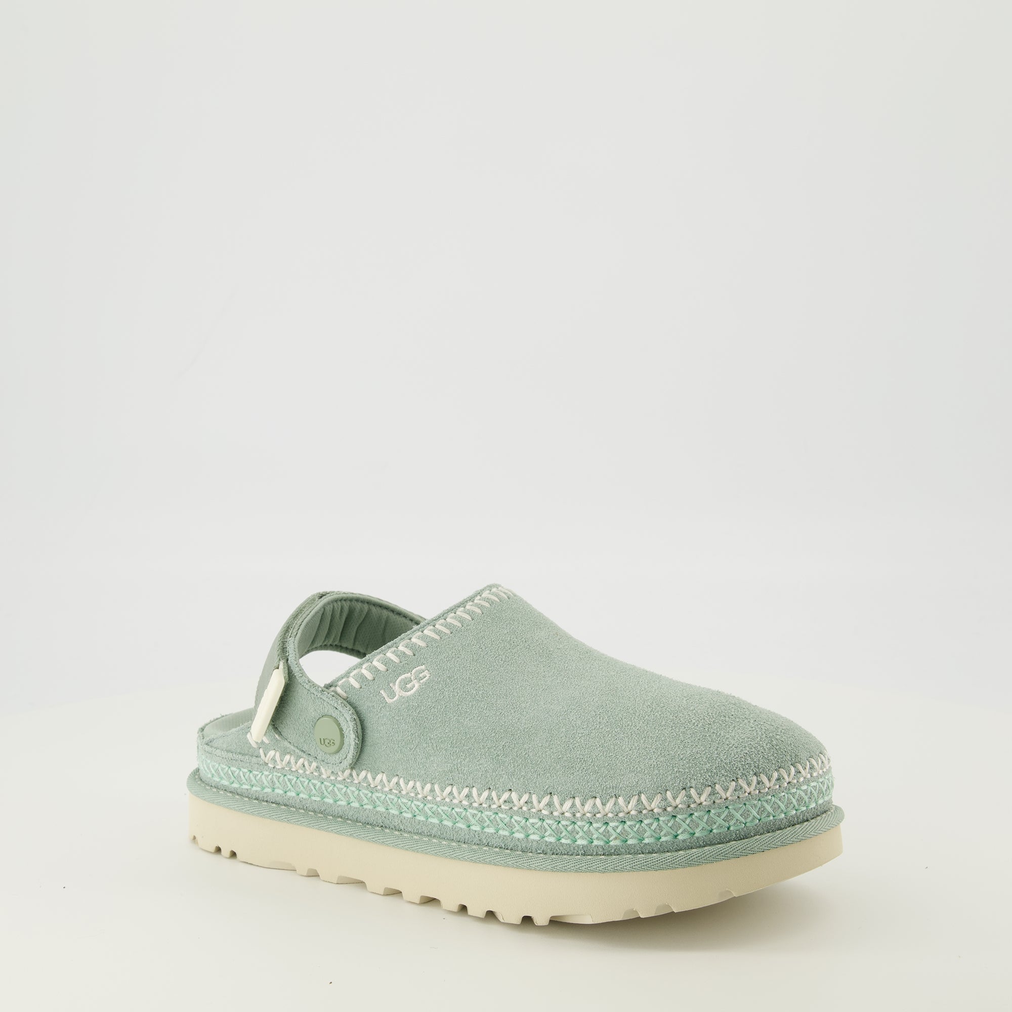 Image de l'article Sabots Goldenstar vert de la marque Ugg pour Femme - Saison Printemps-Été 2026 - Vue trois quarts avant droite