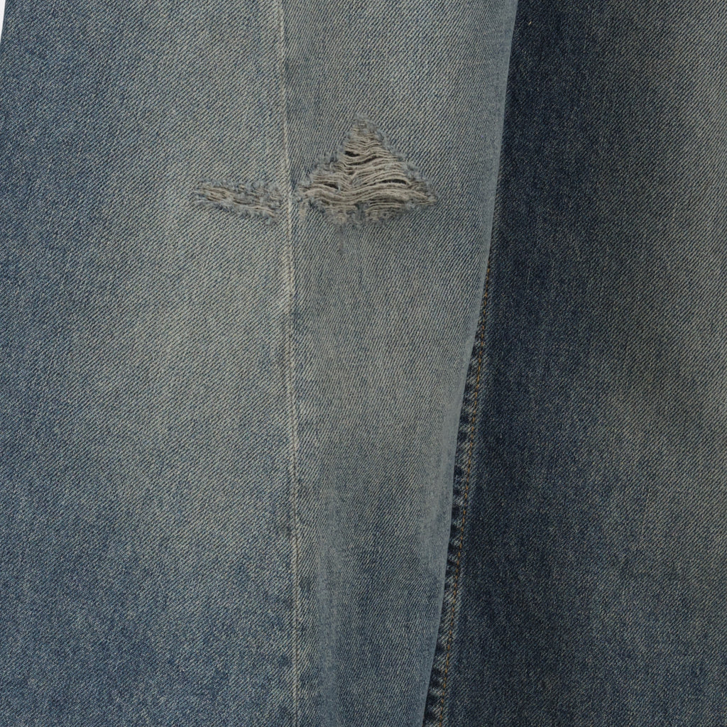 Bild der weiten, ausgewaschenen Denim-Jeans der Marke Mm6 für Frauen - Frühjahr/Sommer 2026 - Detaillierte Ansicht_2