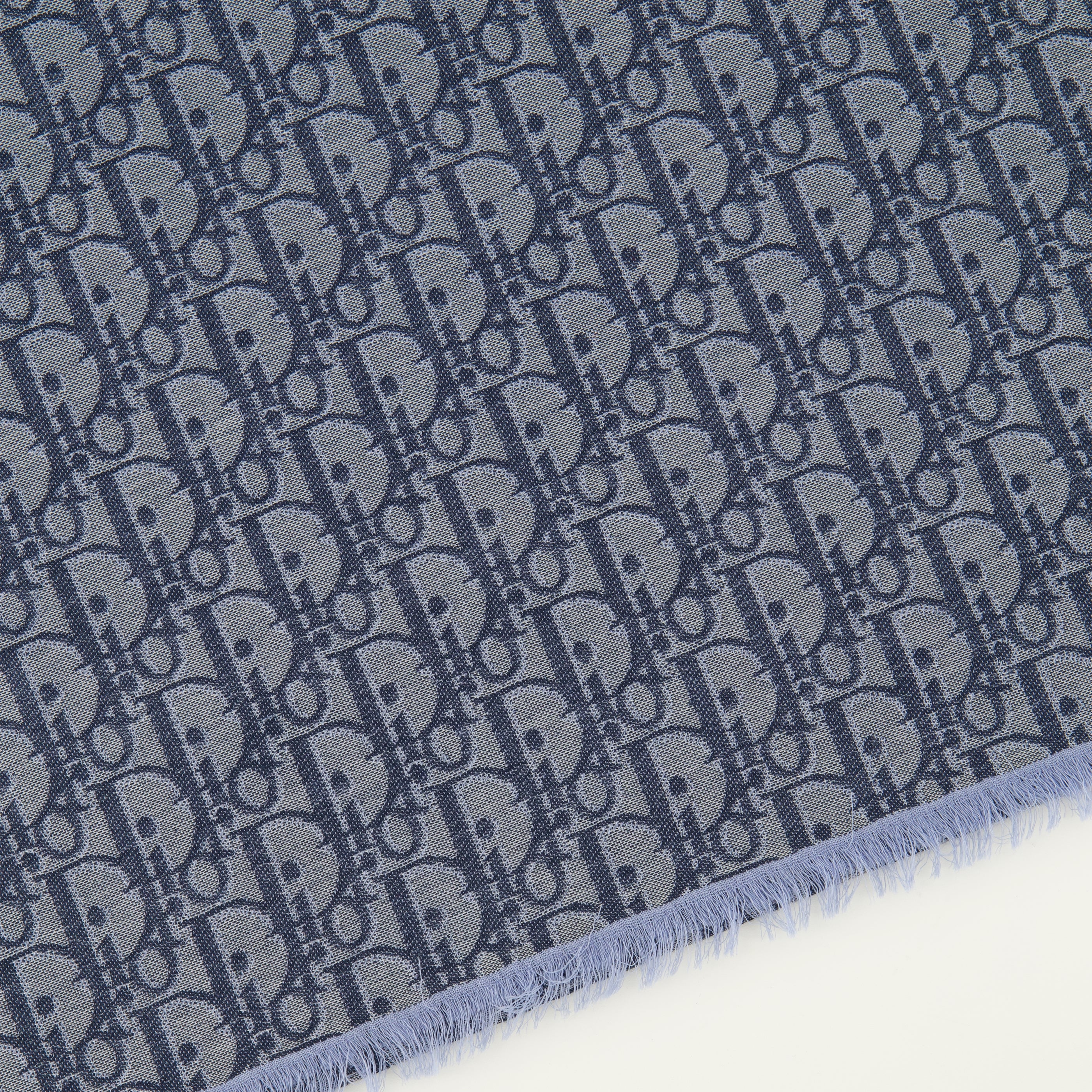 Imagem do cachecol Dior Oblique azul da marca Dior para Homem - Temporada Primavera-Verão 2026 - Vista Detalhada 2