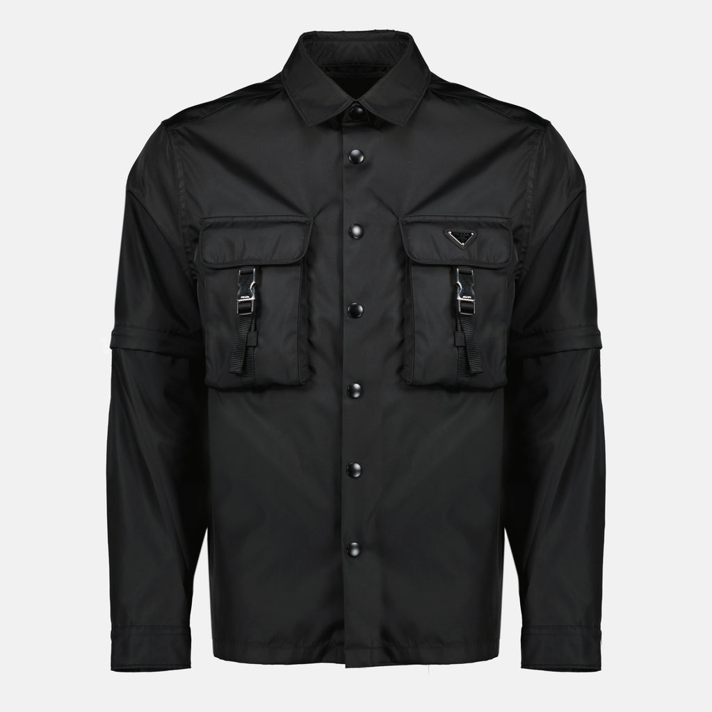 プラダの黒いリナイロンオーバーシャツ（メンズ）- 2026年春夏シーズン - 正面ビューの画像