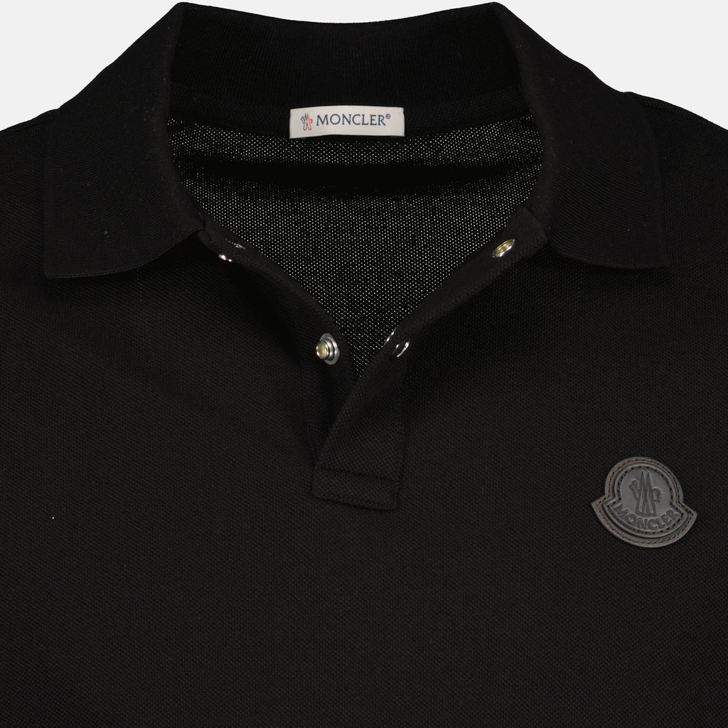 Imagen de la camiseta polo de algodón con logo negro de la marca Moncler para Hombre - Temporada Primavera-Verano 2026 - Vista Detallada 2