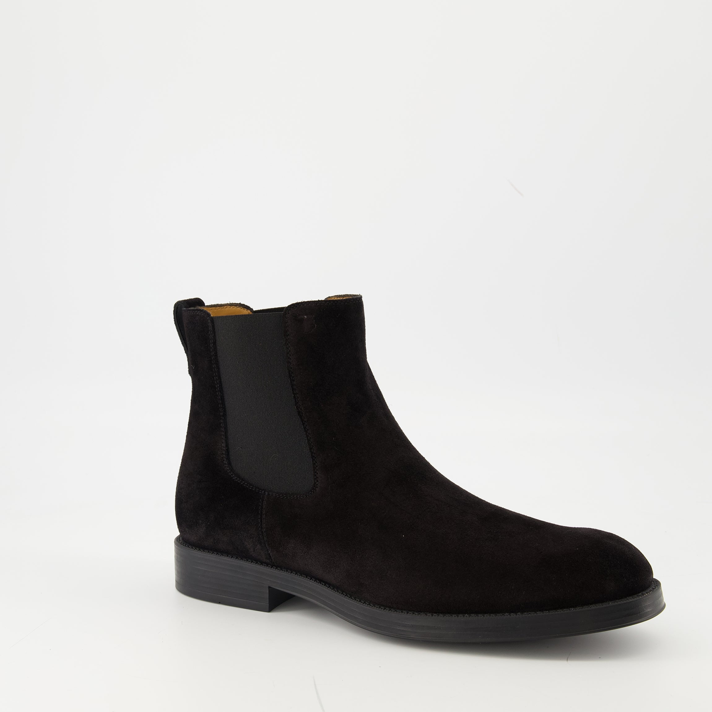 Image de l'article Bottines en cuir velours de la marque Tod's pour Homme - Saison Automne-Hiver 2025 - Vue trois quarts avant droite