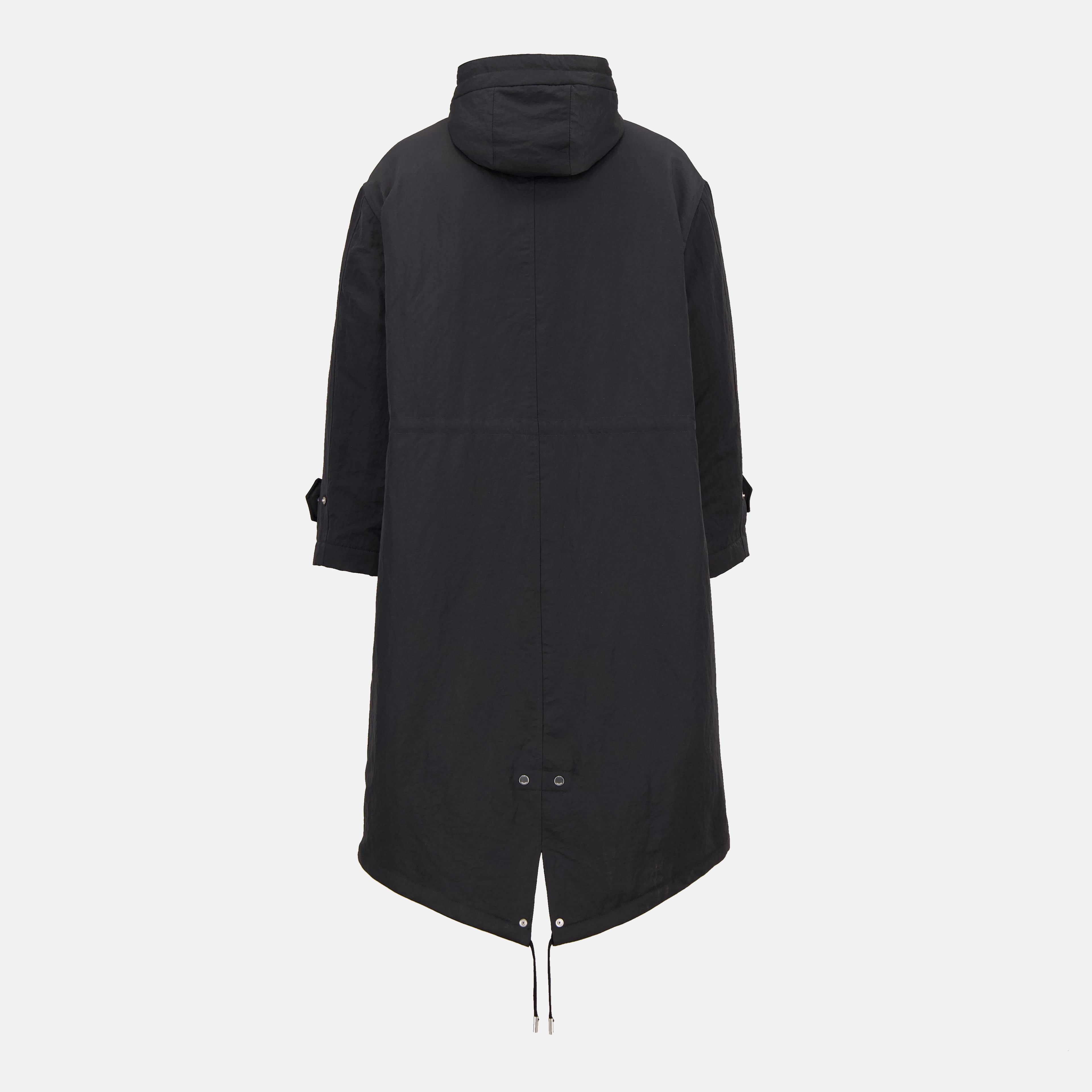 Imagem da parka longa da marca Ami PARIS para Homem - Temporada Outono-Inverno 2025 - Vista Detalhada 2