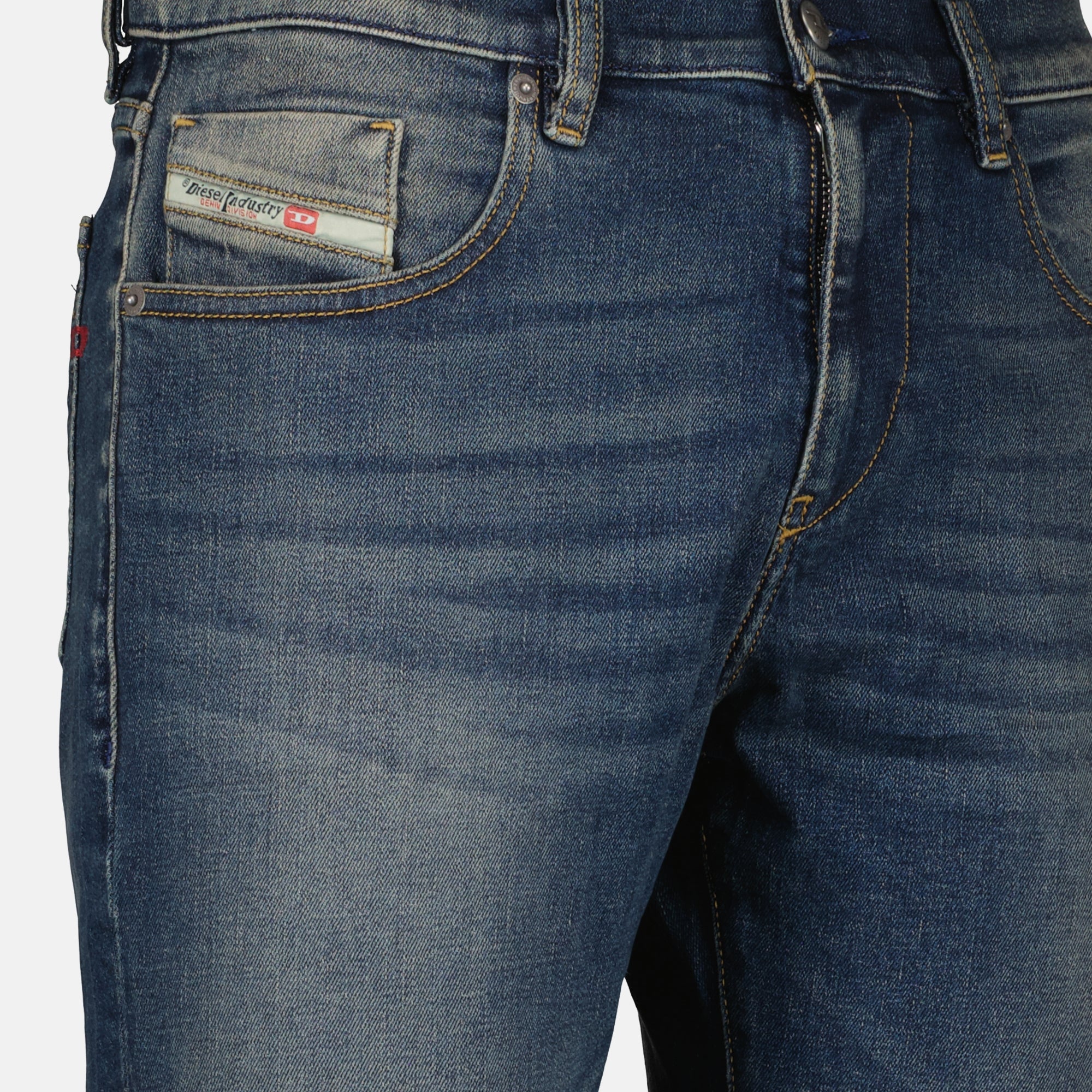 Image de l'article Jean D-Strukt 2019 L32 de la marque Diesel pour Homme - Saison Automne-Hiver 2025 - Vue détaillée_1