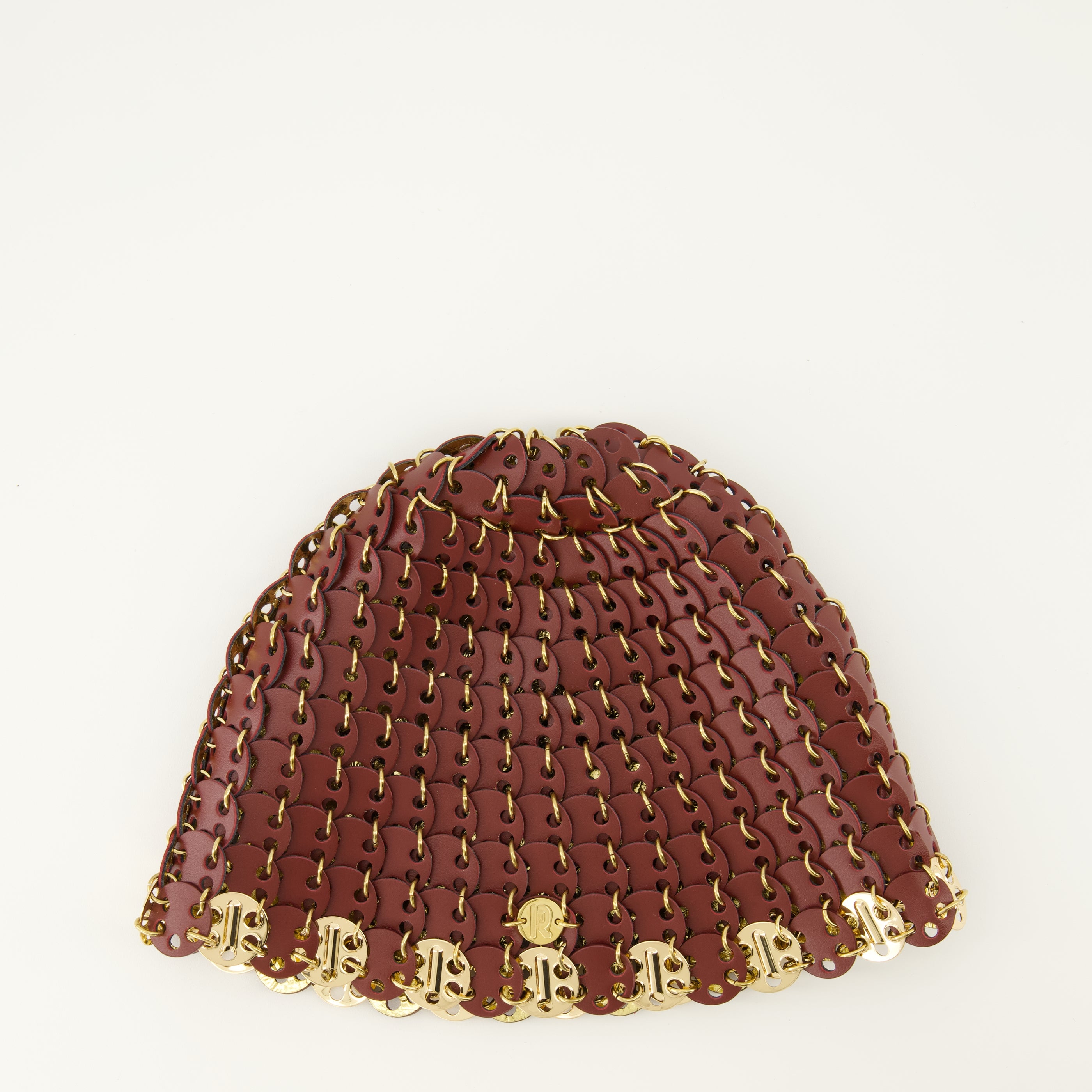 Imagem do chapéu bob em pele bordeaux da marca Rabanne para Mulheres - Coleção Primavera-Verão 2026 - Vista Detalhada 3