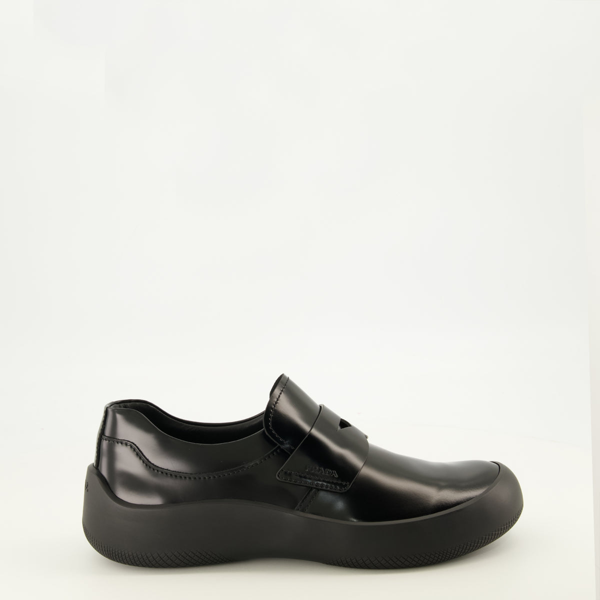 Mocassins Mocassins en cuir brossé noir Prada Noir Homme