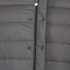 남성용 Moncler Selves 회색 다운 재킷의 이미지 - 2026년 봄 여름 - 자세한 보기 2