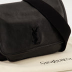 Bild der kleinen Niki-Handtasche aus schwarzem Leder von Saint Laurent für Herren - Frühling-Sommer 2026 - Detailansicht_2