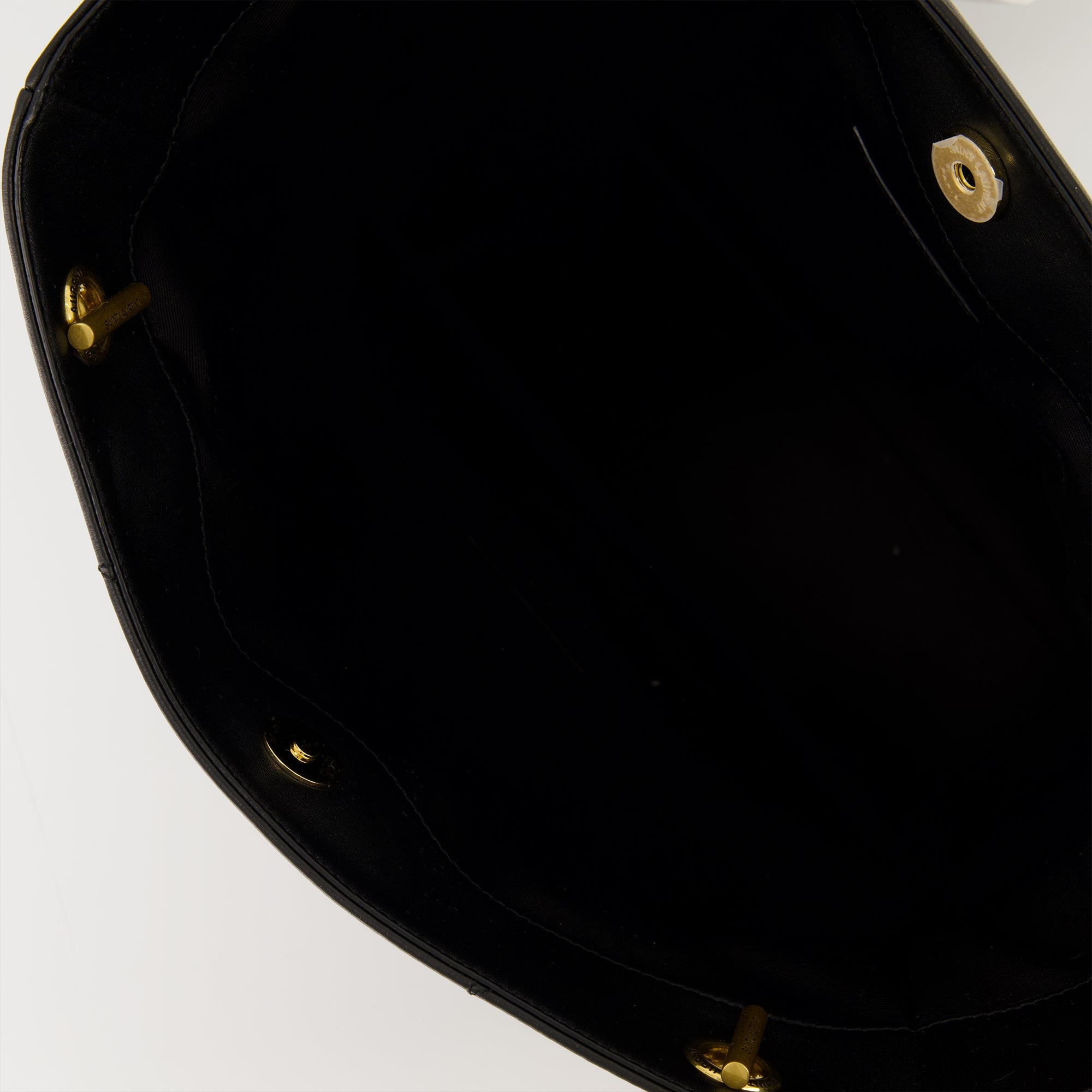 Imagem da bolsa pequena Jamie Shopping da marca Saint Laurent para Mulheres - Temporada Outono-Inverno 2025 - Vista Detalhada_3