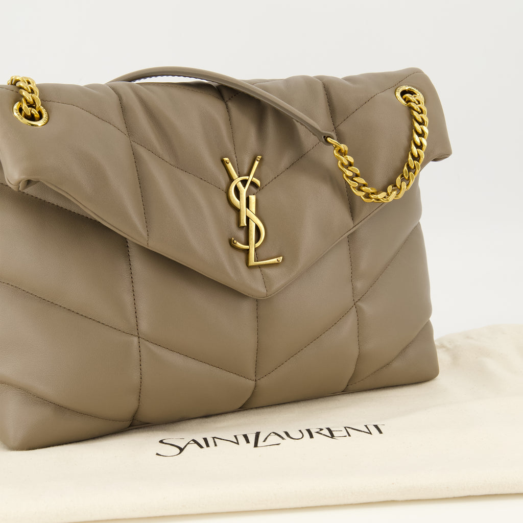 여성용 생로랑 중간 회색 퍼퍼 백 이미지 - 2026 봄-여름 시즌 - 상세 보기 2