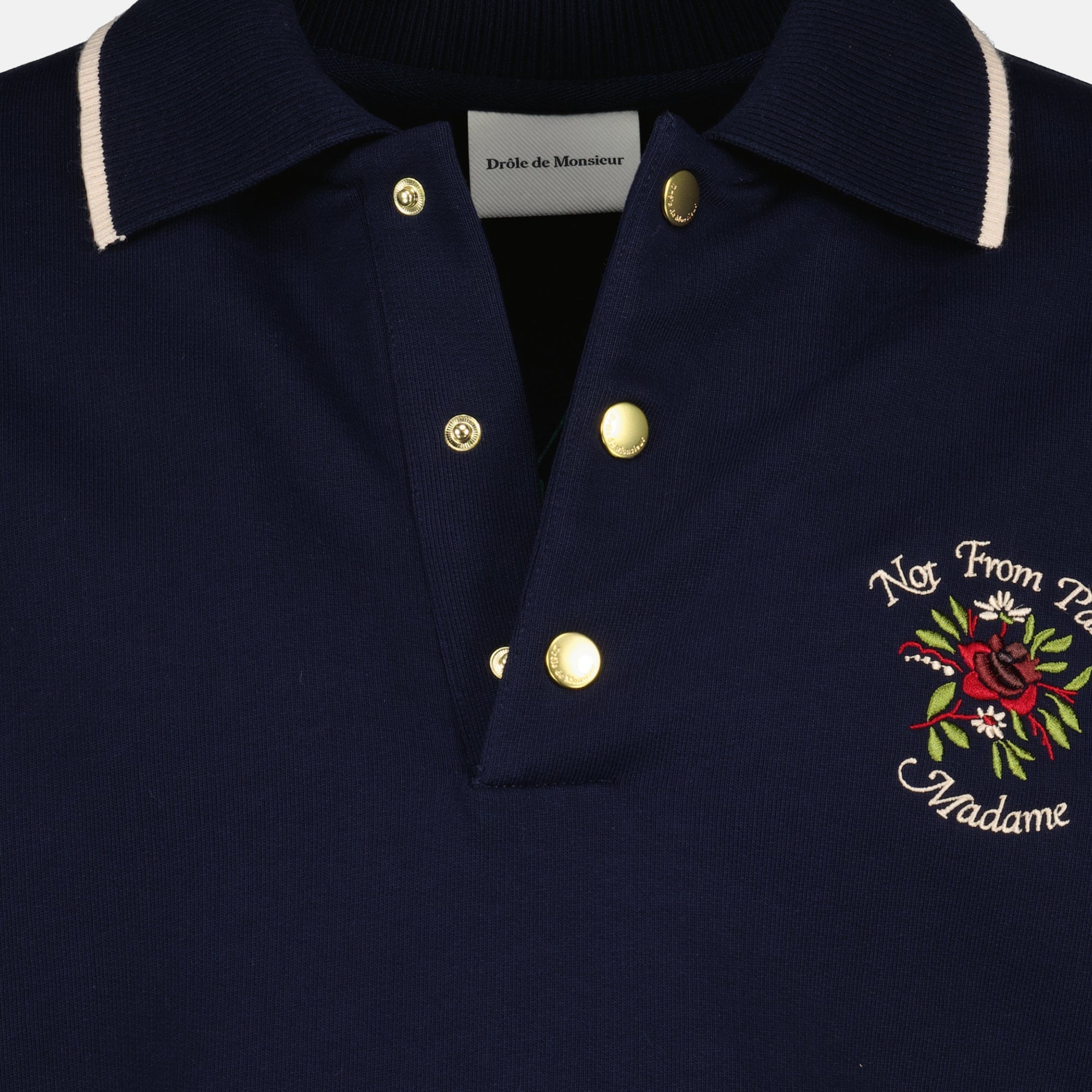 Immagine del Polo Slogan Rosa blu navy del marchio Drole De Monsieur per Uomo - Collezione Primavera-Estate 2026 - Vista Dettagliata 2