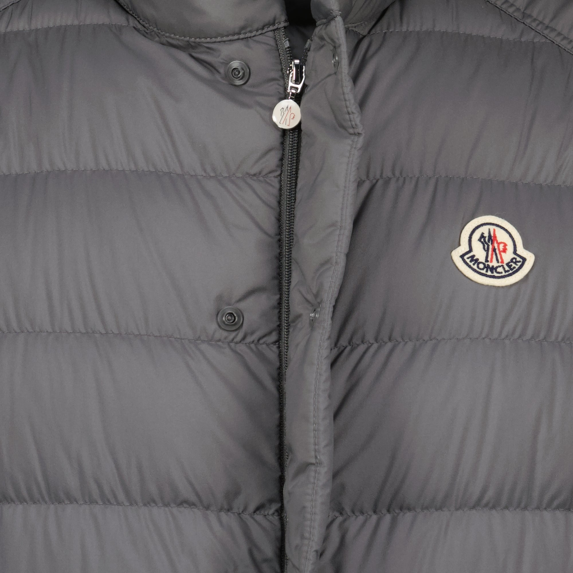 Image de l'article Doudoune sans manches Barthe grise de la marque Moncler pour Homme - Saison Printemps-Été 2026 - Vue détaillée_2