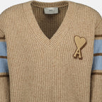 Image de l'article Pull College de la marque Ami PARIS pour Unisex - Saison Automne-Hiver 2025 - Vue détaillée_3