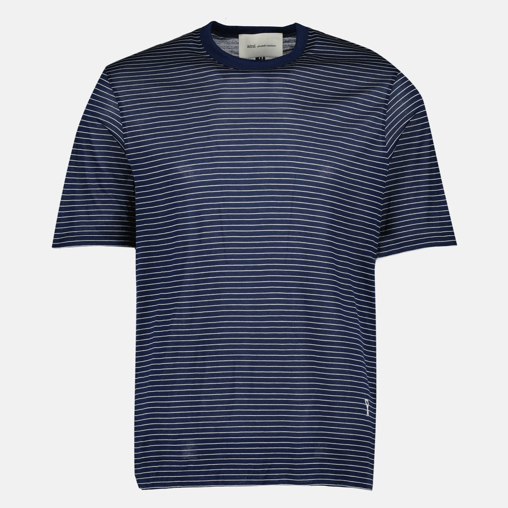 Imagen del artículo camiseta de algodón a rayas azul marino de la marca Ami PARIS para hombres - Temporada Primavera-Verano 2026 - Vista Frontal
