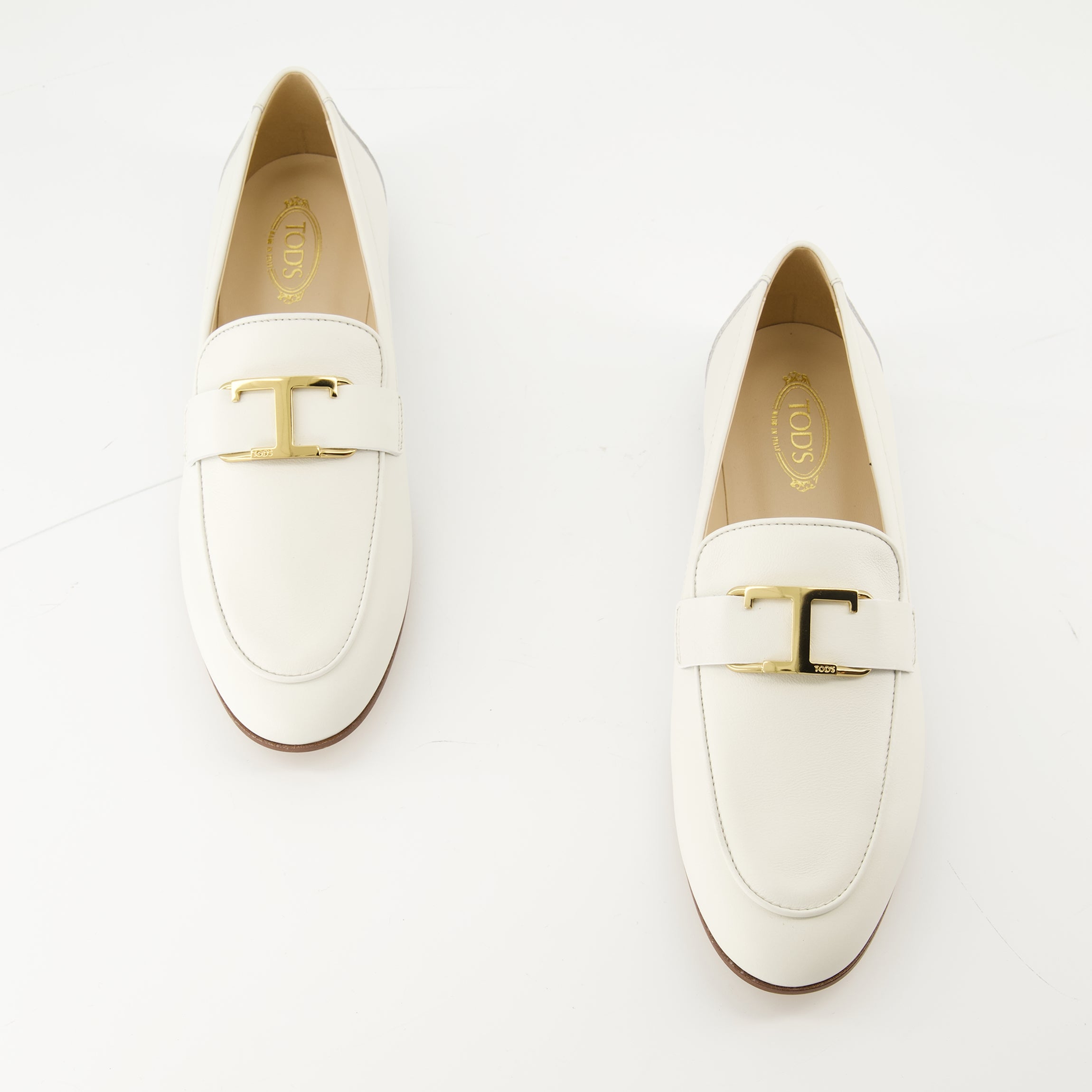 Image de l'article Mocassins T Timeless de la marque Tod's pour Femme - Saison Automne-Hiver 2025 - Vue de dessus paire de chaussure